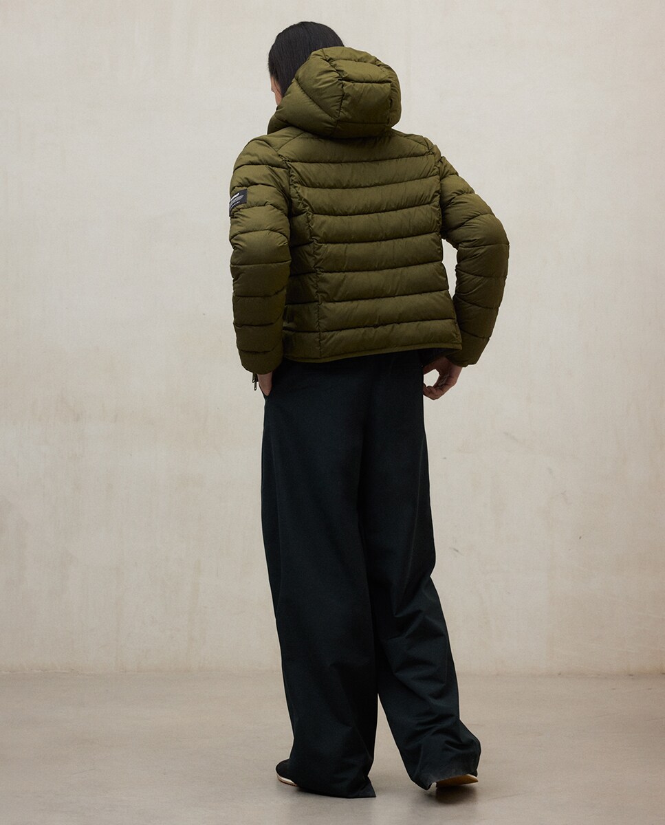 Casaco Acolchoado com Fecho de Correr, Capuz e Bolsos Laterais Verde-militar-2