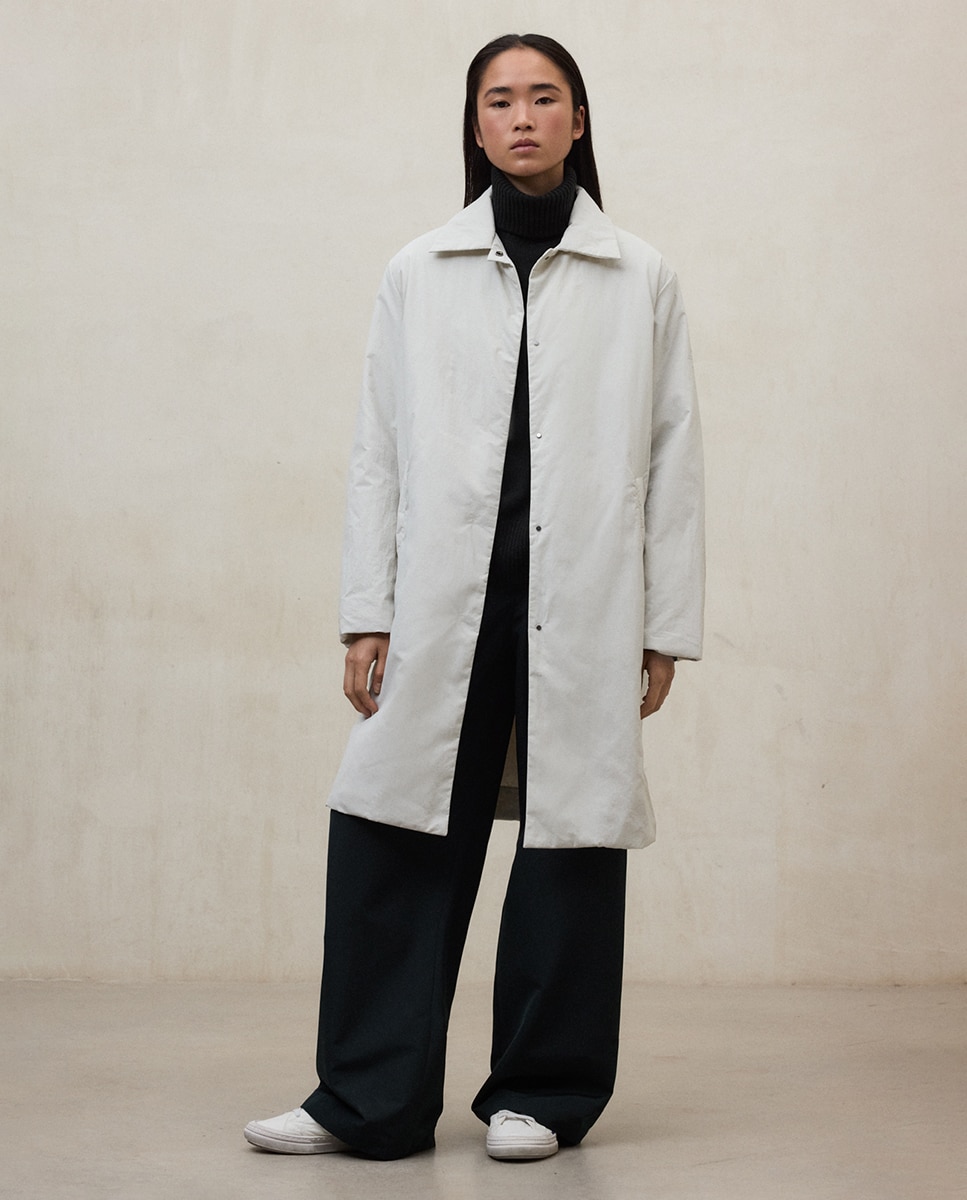 Imagem 0 de Sobretudo com Fecho de Botões e Bolsos Laterais