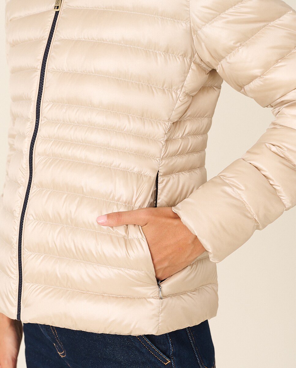 Blusão Acolchoado com Capuz Desmontável Ouro-4