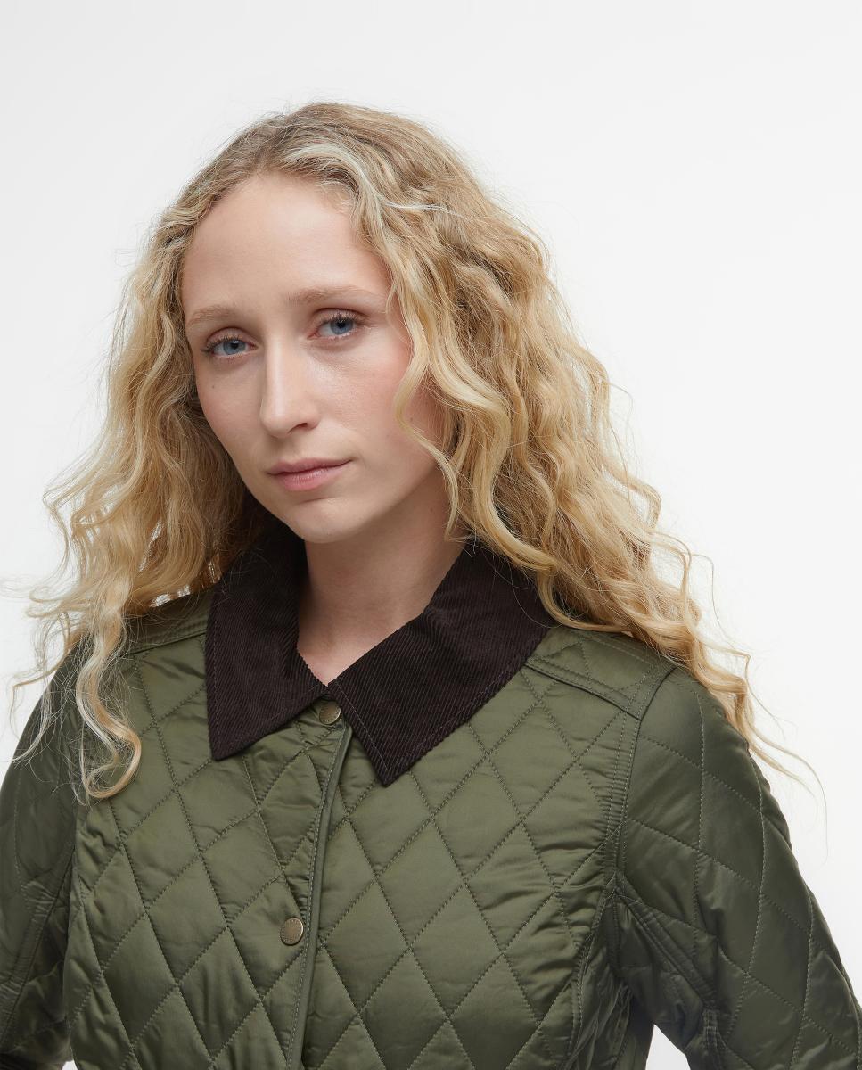 Imagen 3 de Chaqueta encerada con bolsillos calientamanos en el pecho y bolsillos de parche inferiores - Barbour - Verde Verde