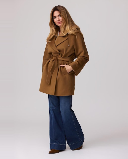 Imagen 0 de Abrigo Lana manga ranglan con capucha acolchada desmontable.