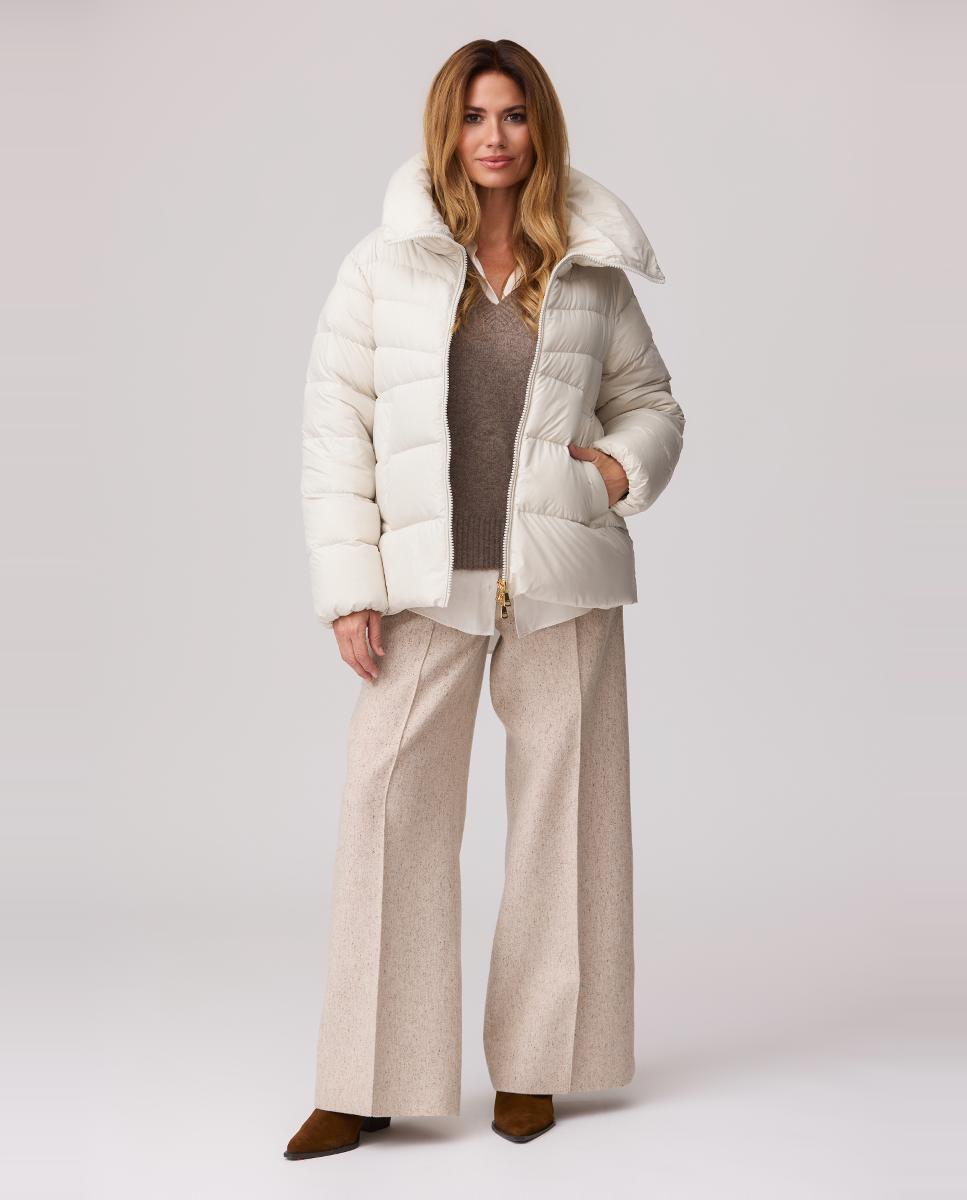 Imagem 0 de Blusão Acolchoado Curto de 64 cm com Degradé e Gola Envolvente