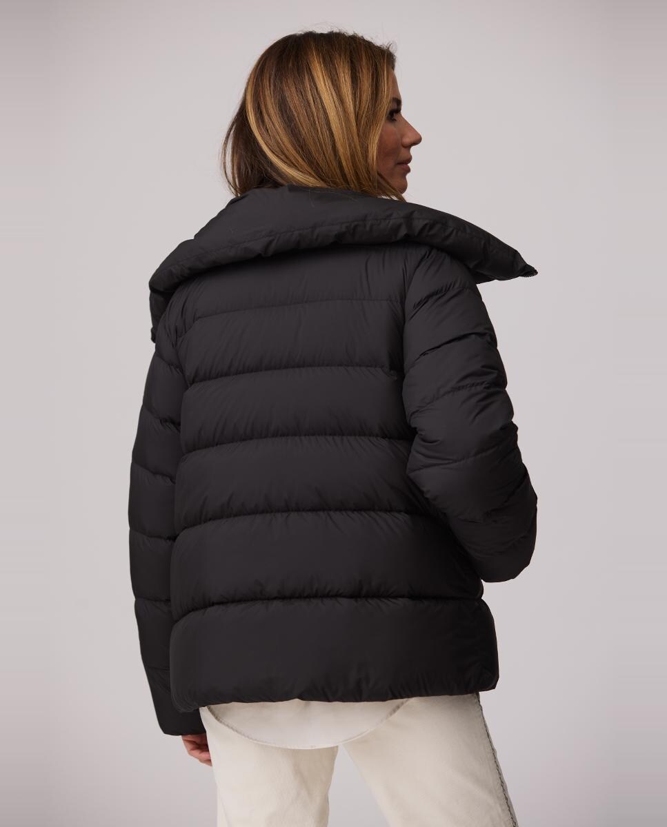 Blusão Acolchoado Curto de 64 cm com Degradé e Gola Envolvente Preto-3