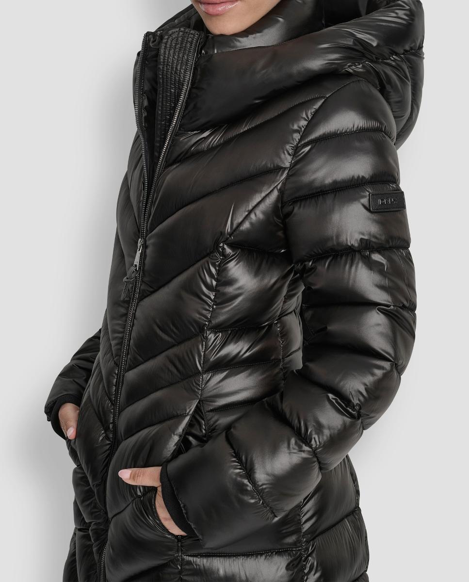 Blusão Acolchoado Comprido de Acabamento Ciré com Fecho de Correr Preto-6