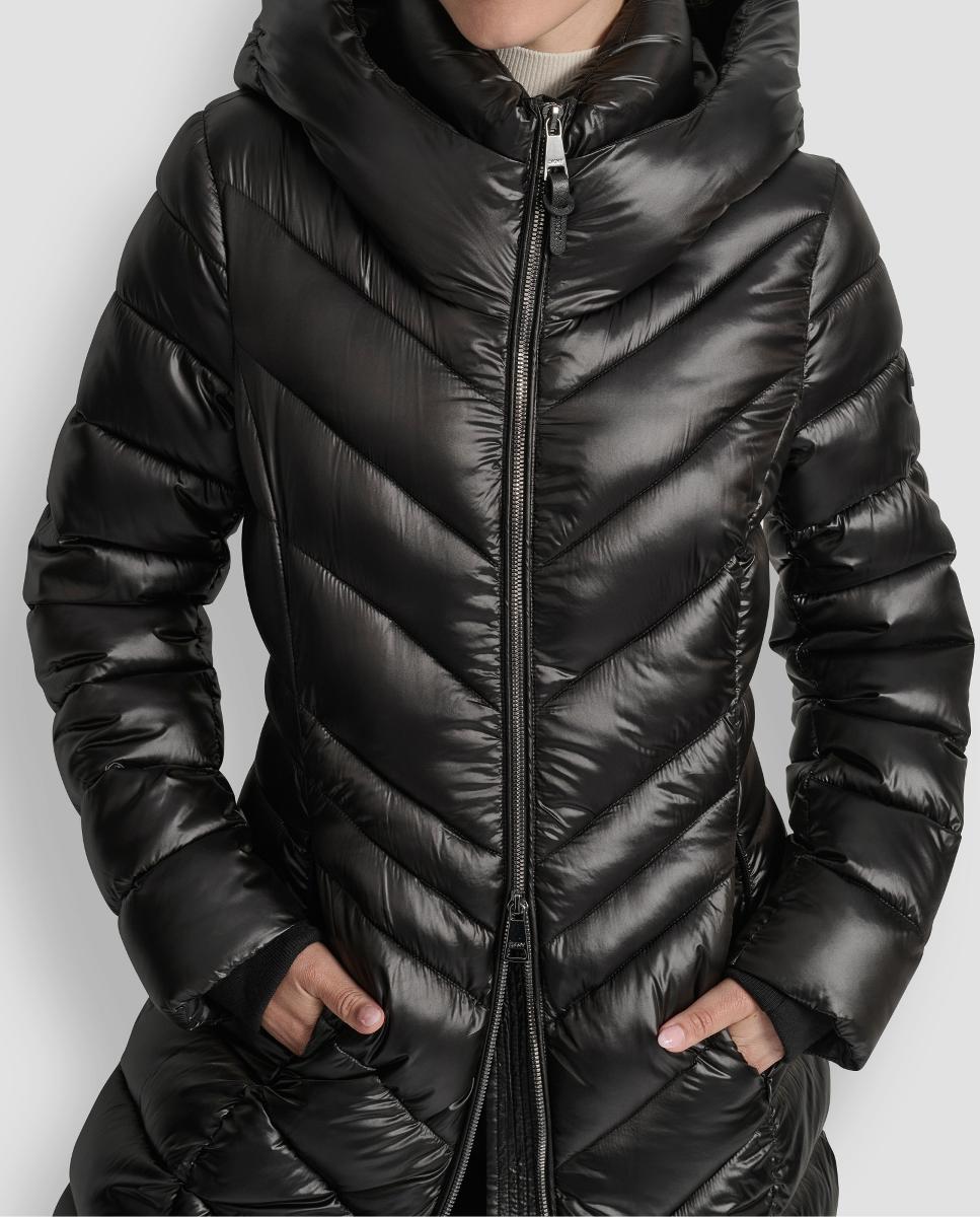 Blusão Acolchoado Comprido de Acabamento Ciré com Fecho de Correr Preto-7