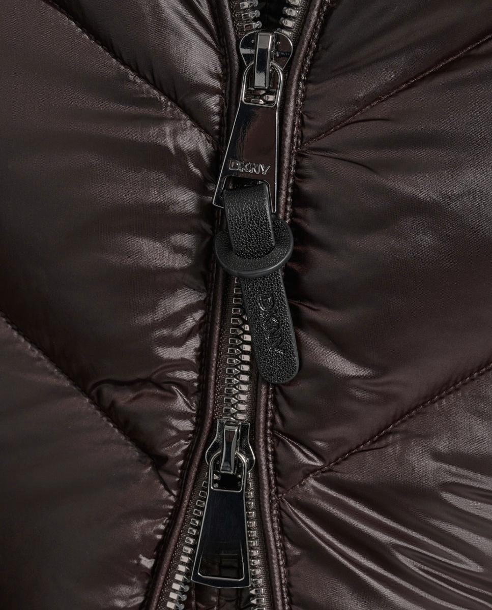 Blusão Acolchoado Comprido de Acabamento Ciré com Fecho de Correr Castanho-escuro-2