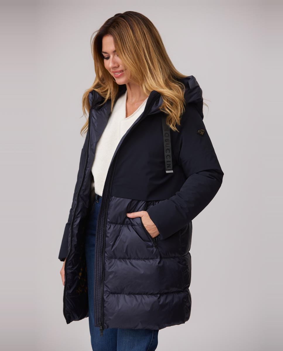 Parka Lisa com Interior Acolchoado com Penugem Combinando Tecidos Mate e com Brilho. Capuz Fixo. Azul-marinho-2