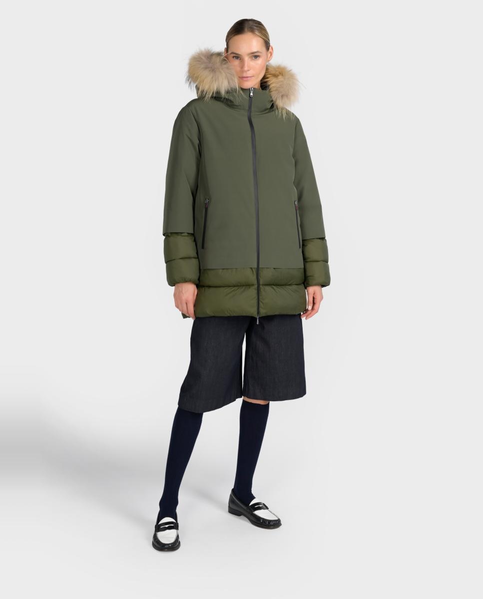 Imagen 0 de Parka lisa de mujer de plumas Verde militar