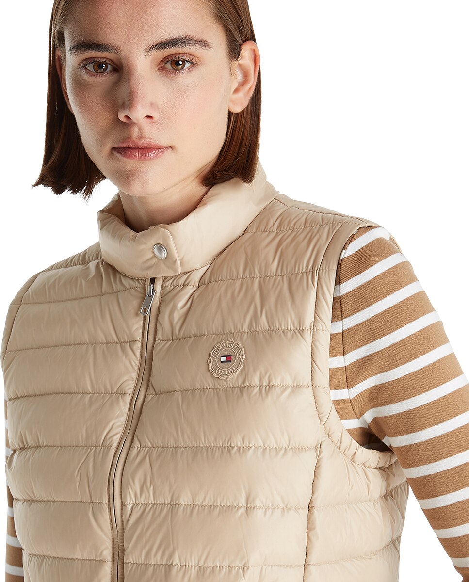 Colete Acolchoado com Fecho de Correr Bege-4