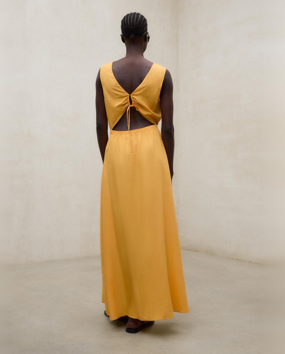Vestido Liso com Corte Regular e Decote Redondo Laranja-2