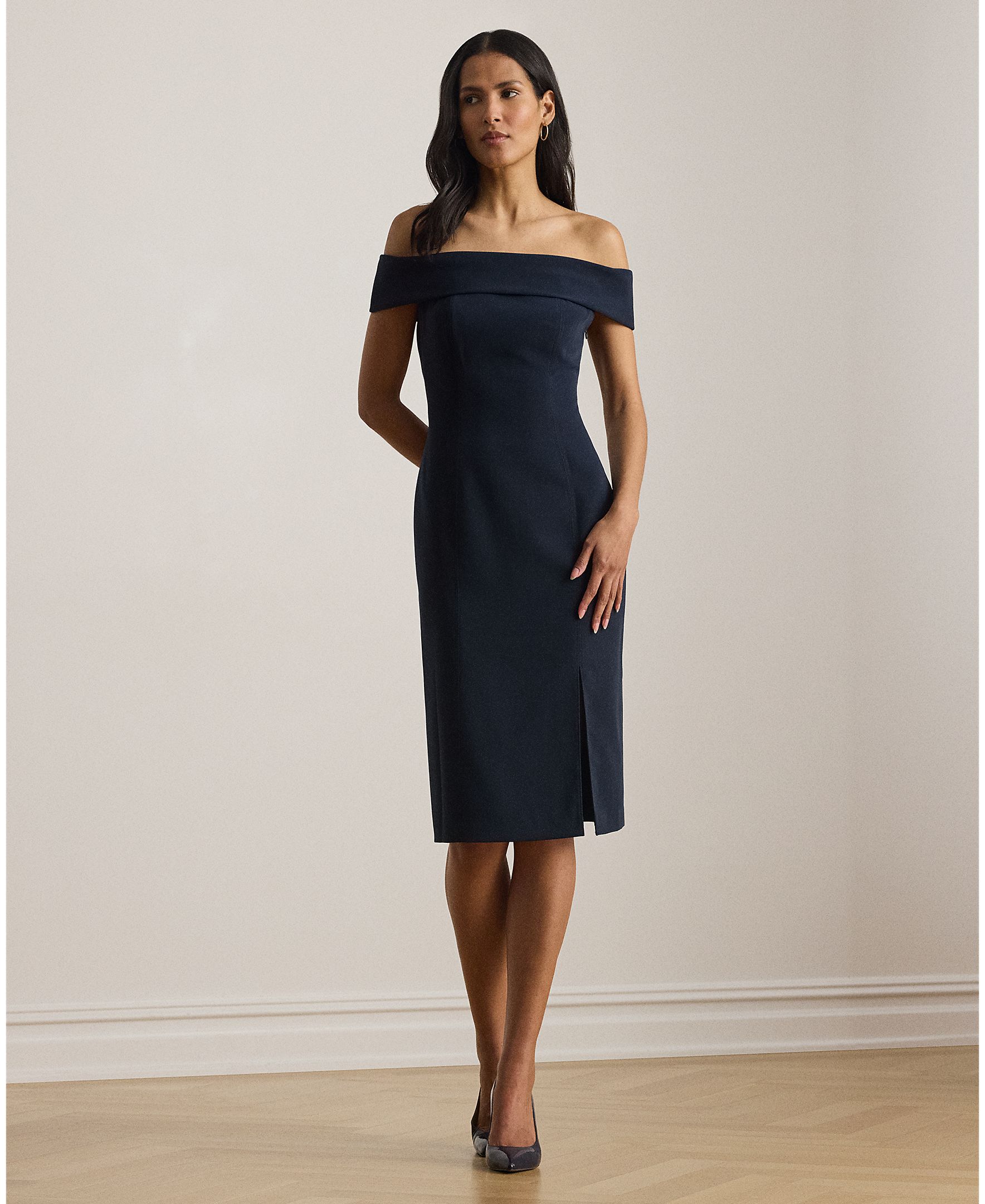 Imagem 0 de Vestido Midi de Cocktail com Ombros Descobertos