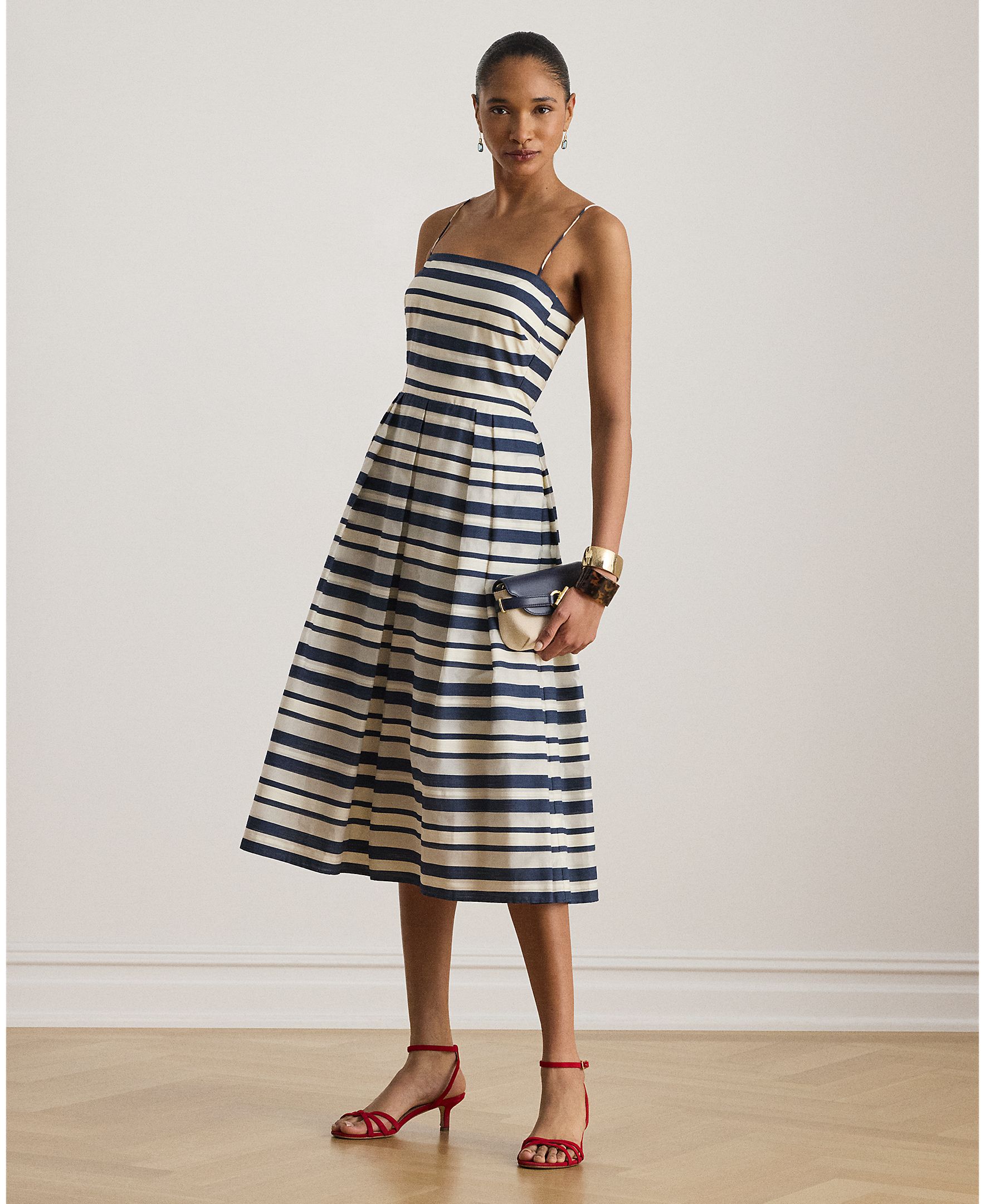 Imagem 0 de Vestido midi de alças com estampado