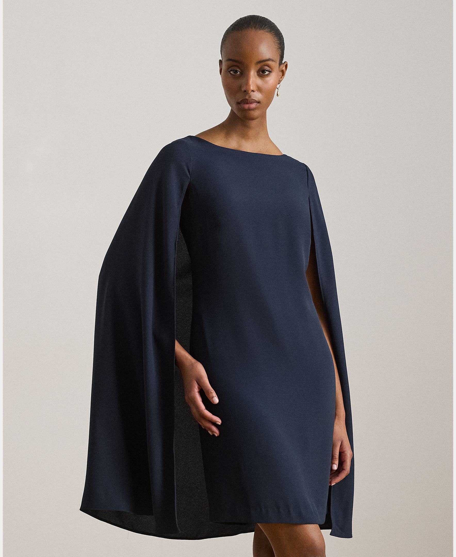 Vestido Curto de Cocktail em Georgette com Capa Azul-marinho-3