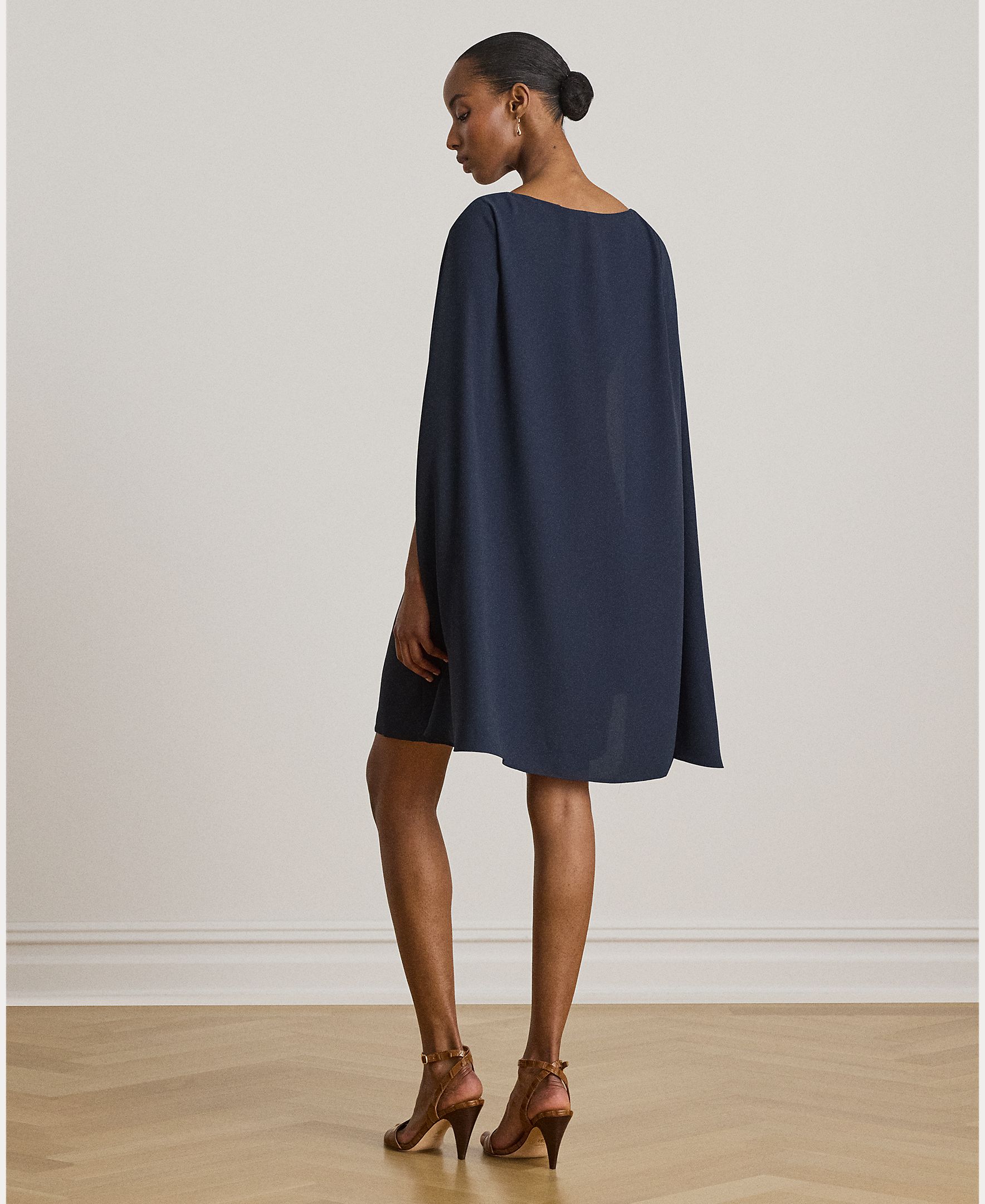 Vestido Curto de Cocktail em Georgette com Capa Azul-marinho-4