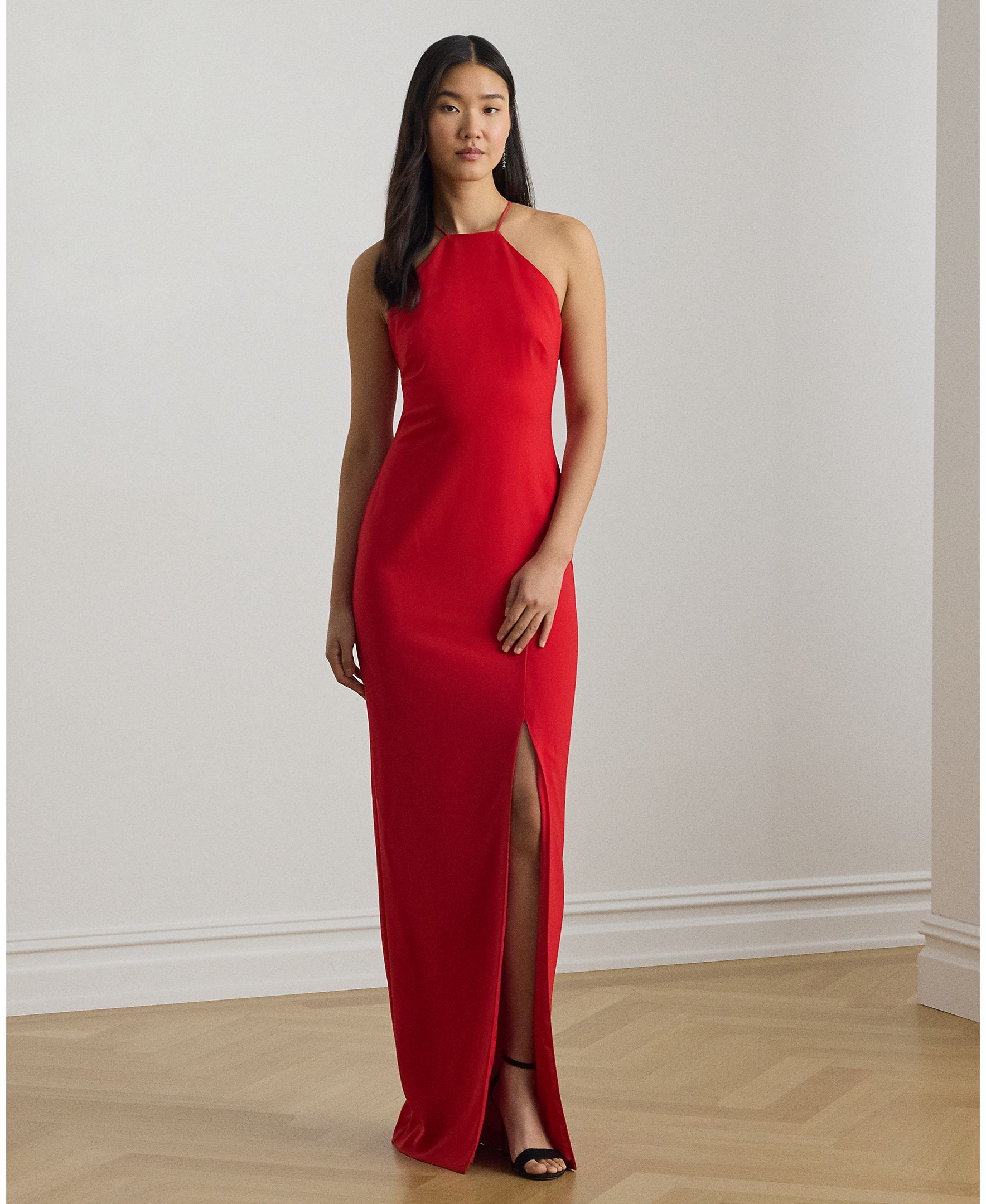 Imagen 0 de Vestido largo con cuelo halter y apertura lateral