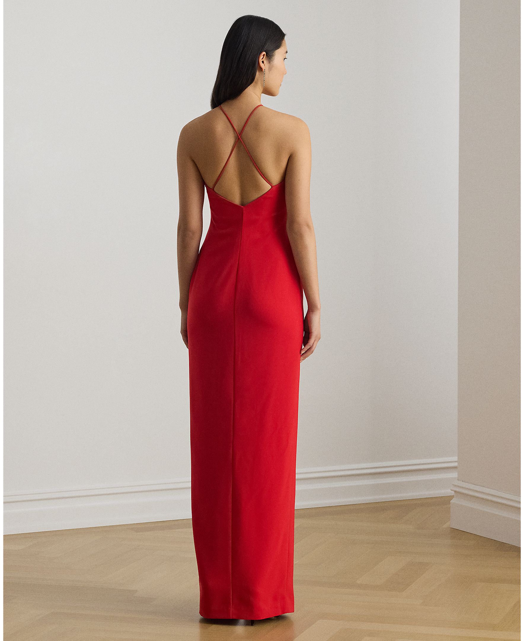 Vestido Comprido com Gola Halter e Abertura Lateral Vermelho-2