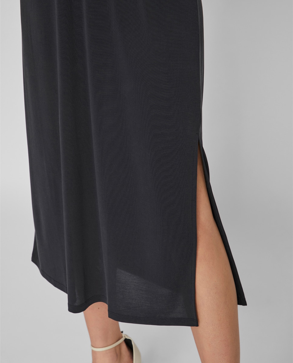 Vestido midi fluido Preto-4