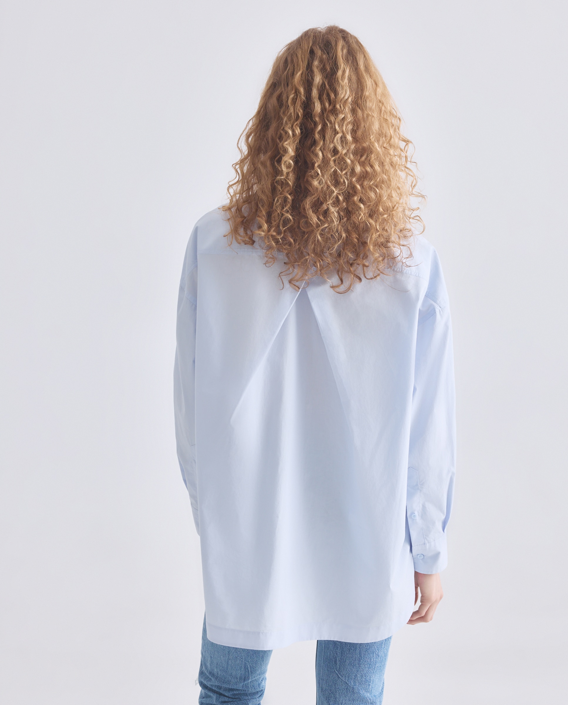 Camisa Relaxed com Detalhes de Mangas Duplas. Azul-3
