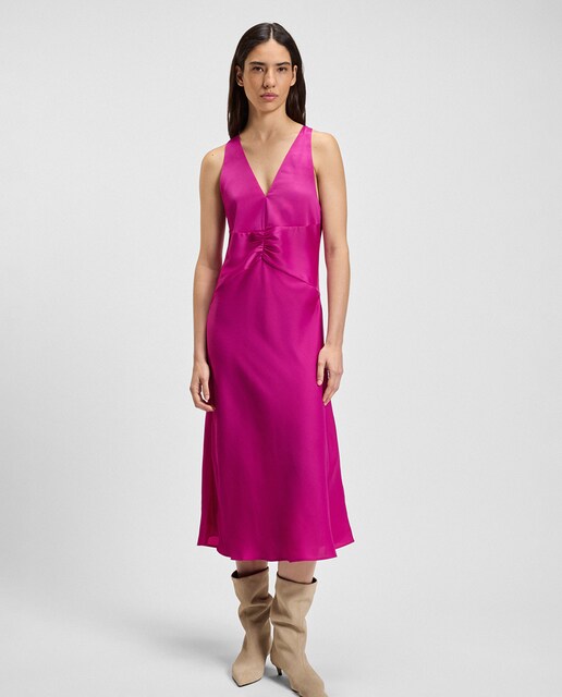 Imagem 0 de Vestido sem Mangas com Decote em Bico