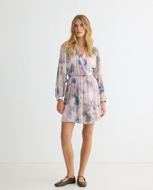 Imagem 0 de Vestido até ao Joelho com Decote em Bico e Manga Comprida