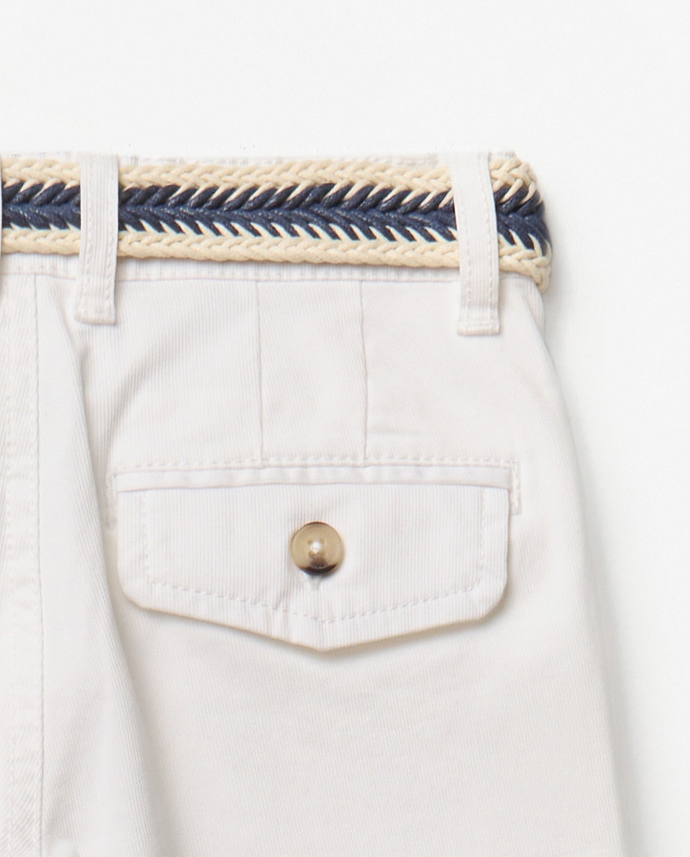 Bermudas com Cinto Branco-4