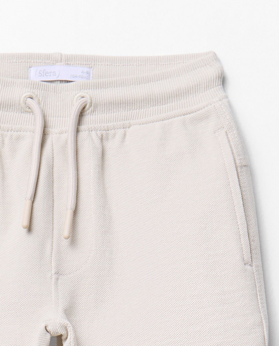 Bermudas Básicas de Piqué Branco-2