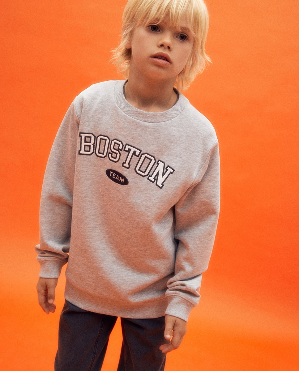 Imagem 0 de Sweatshirt Universitária com Patch de Sarja