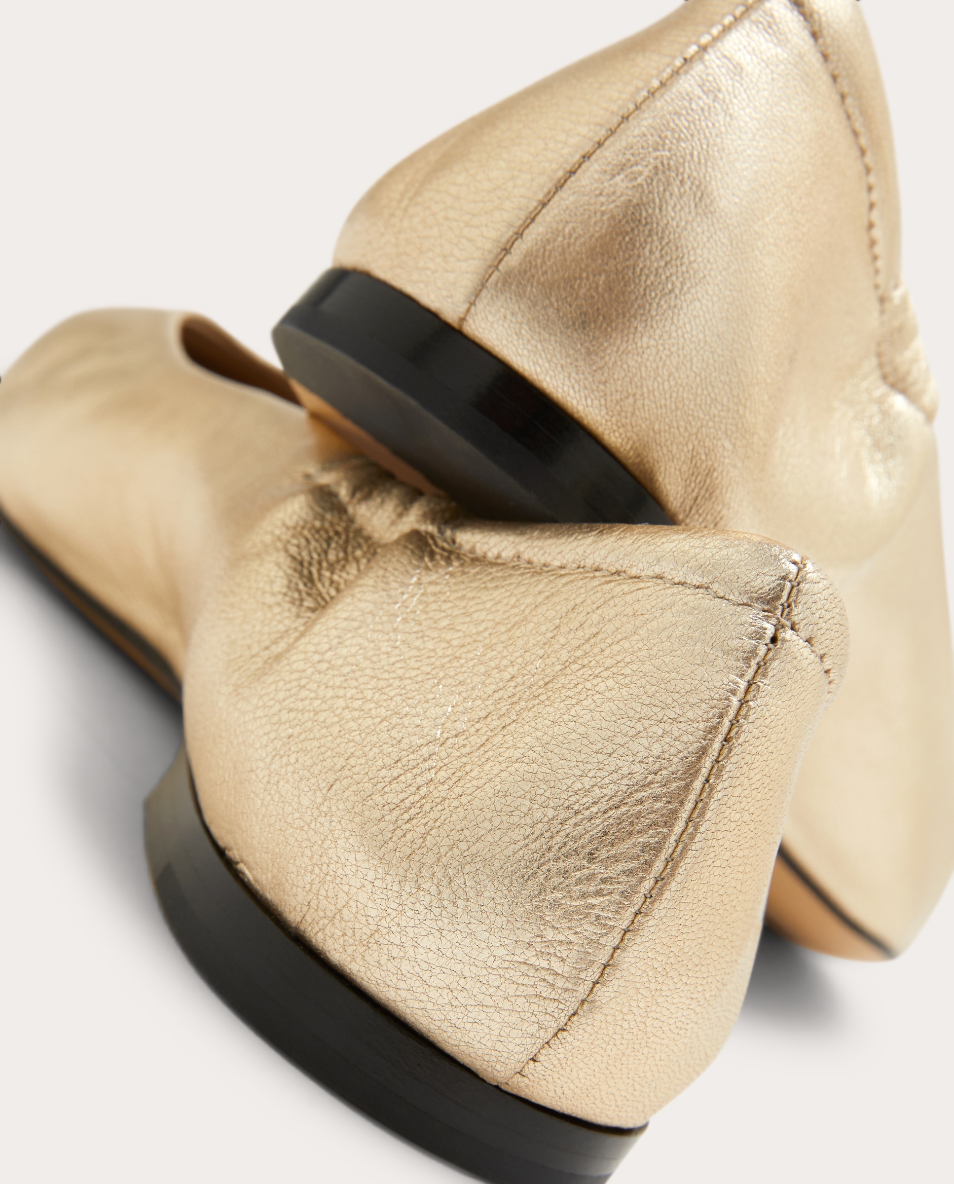 Sapatos Rasos em Pele Ouro-3