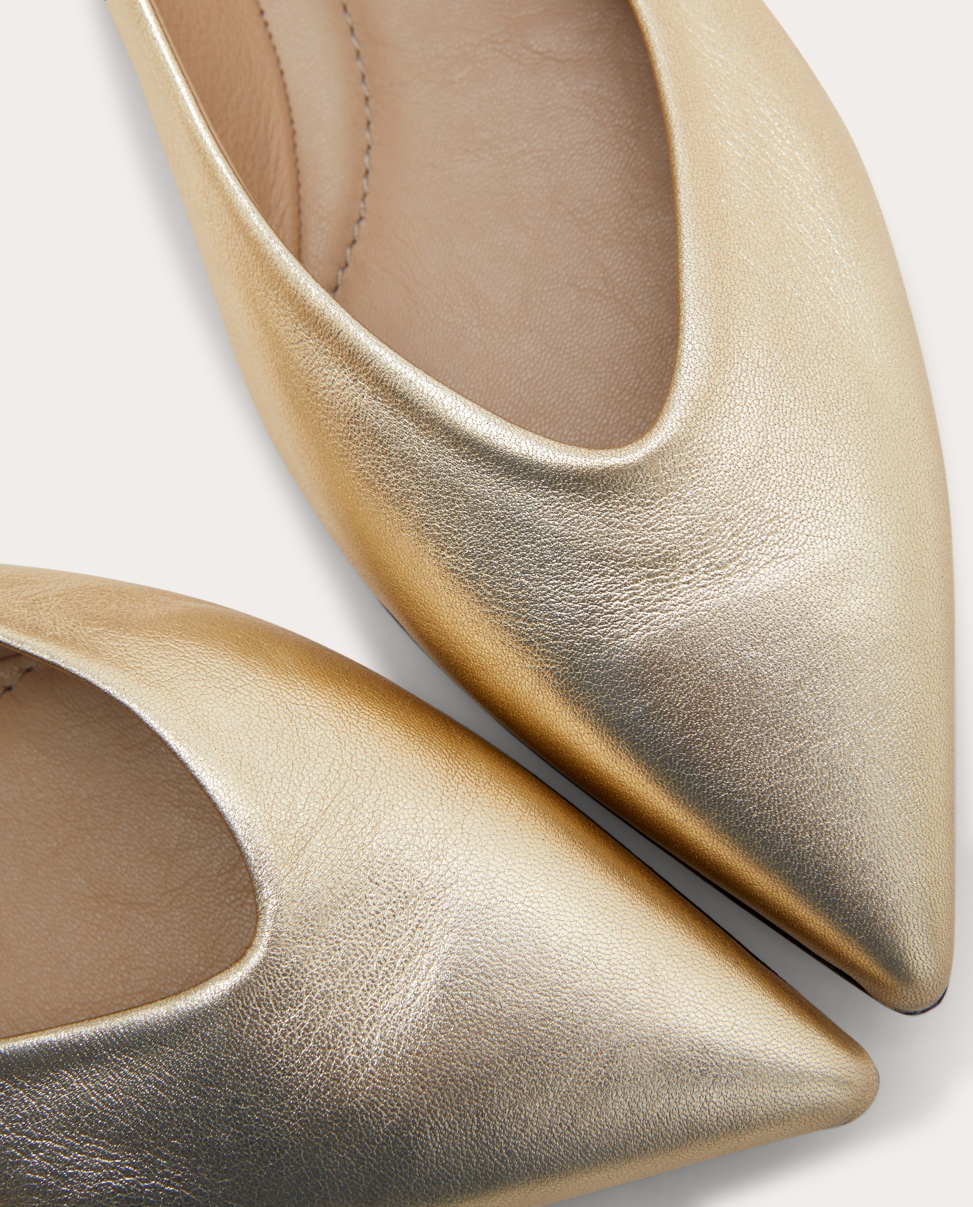 Sapatos Rasos em Pele Ouro-5