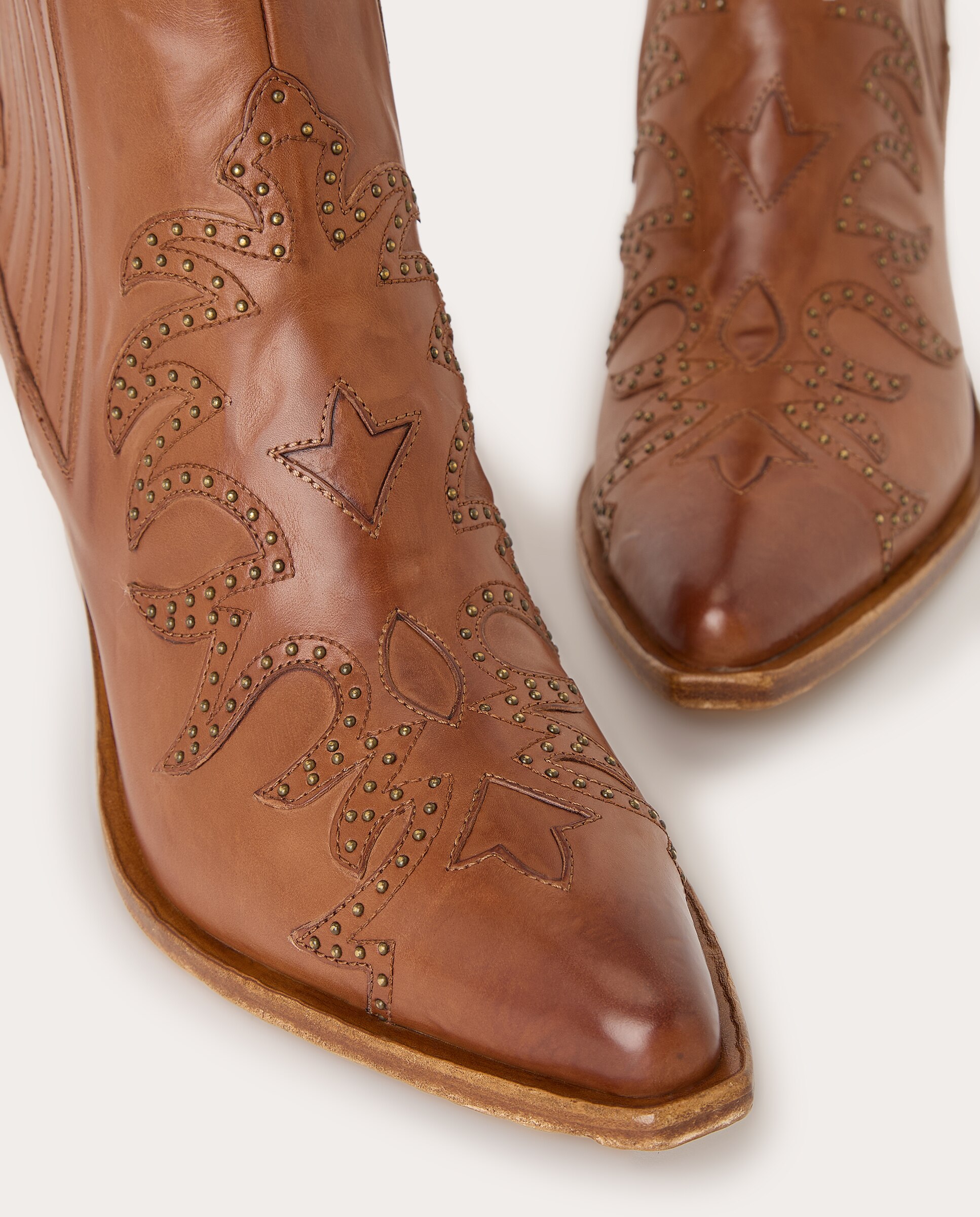 Botins Estilo Cowboy em Pele Camel-5