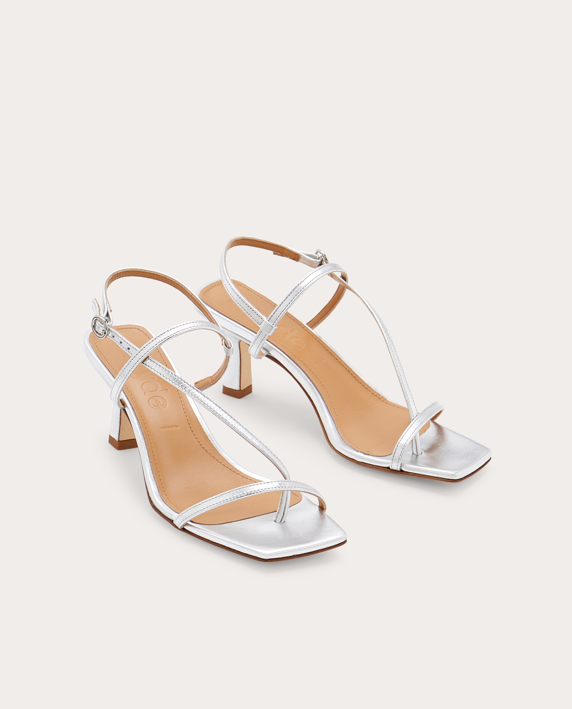 Sandálias de Salto Elise em Pele Prata-2