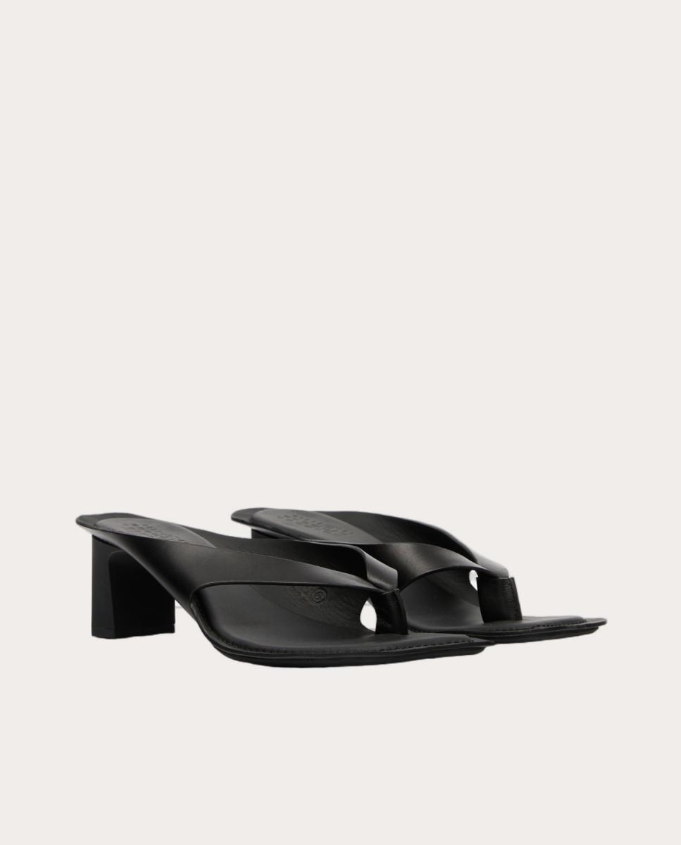 Imagen 0 de Sandalias tipo flipflop de piel Negro