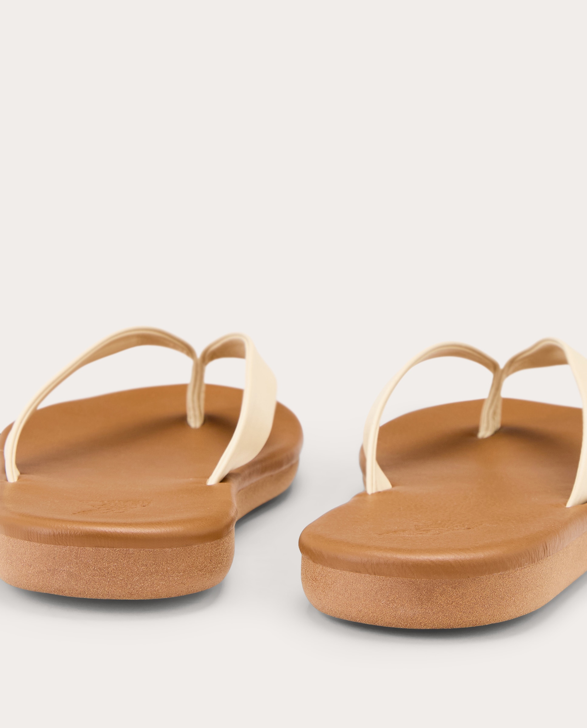Sandálias Rasas Flipflop em Pele Camel-3