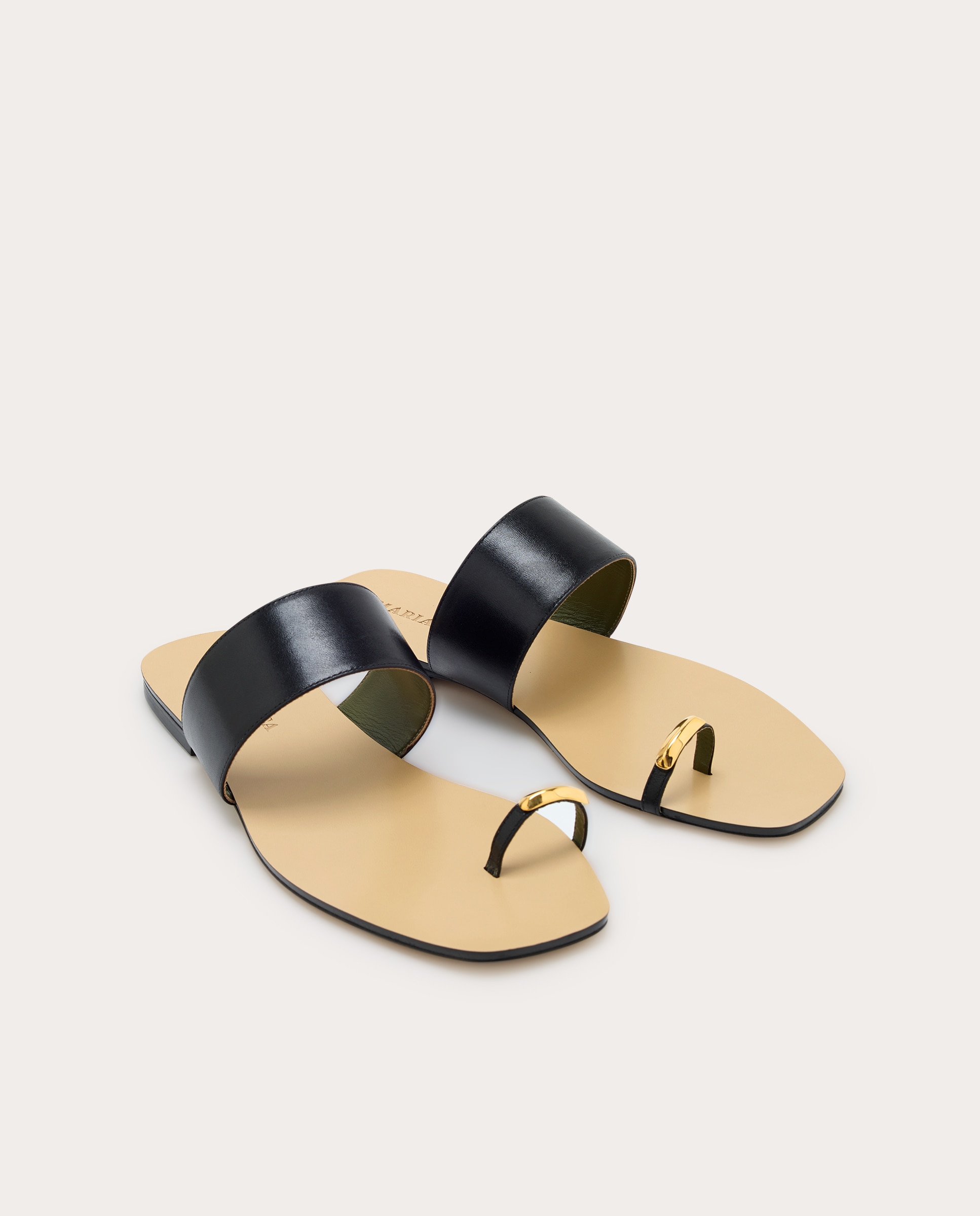 Sandalias Oleandra de Ráfia Preto-2