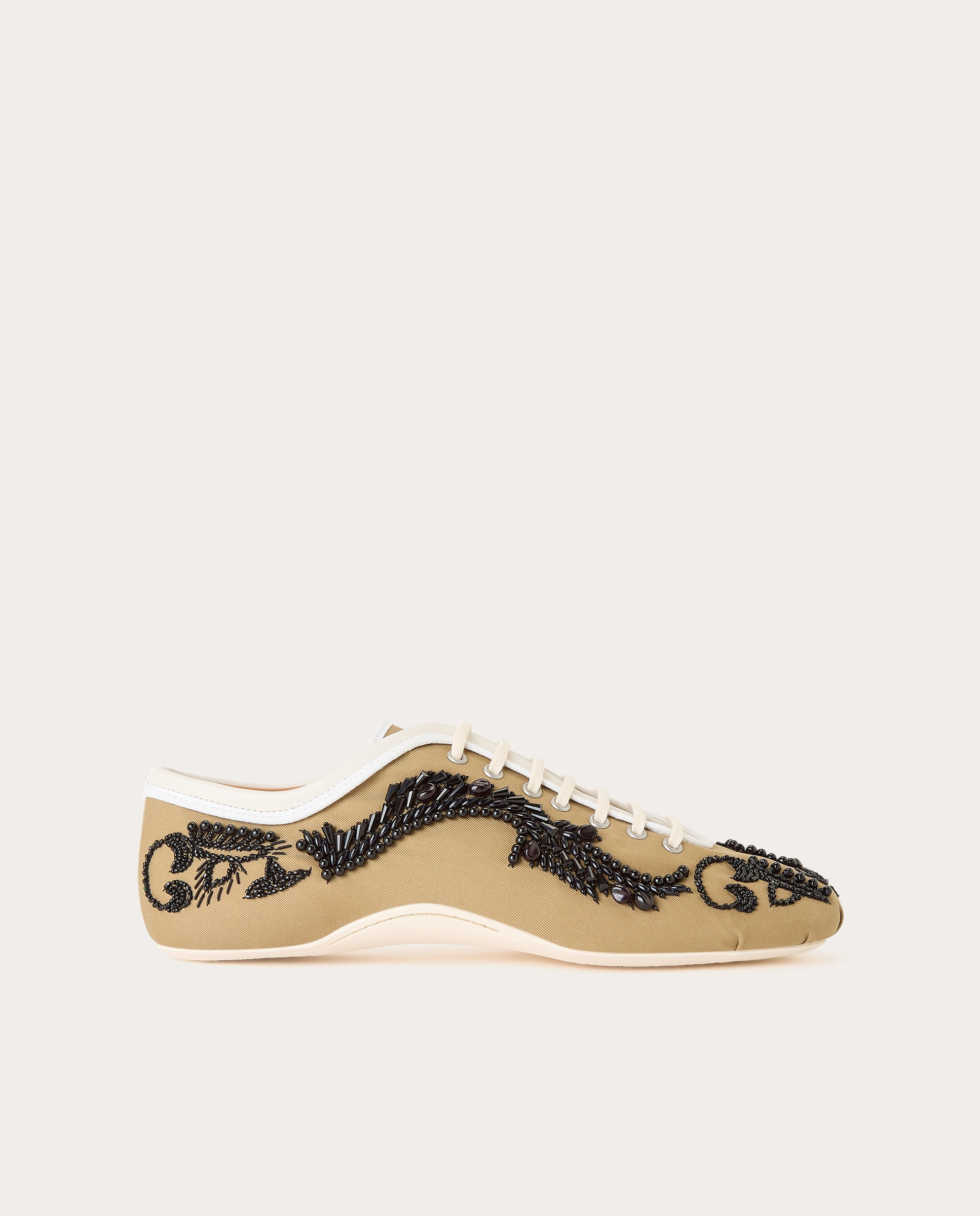 Imagen 1 de Zapatillas tipo bailarinas bordadas Beige