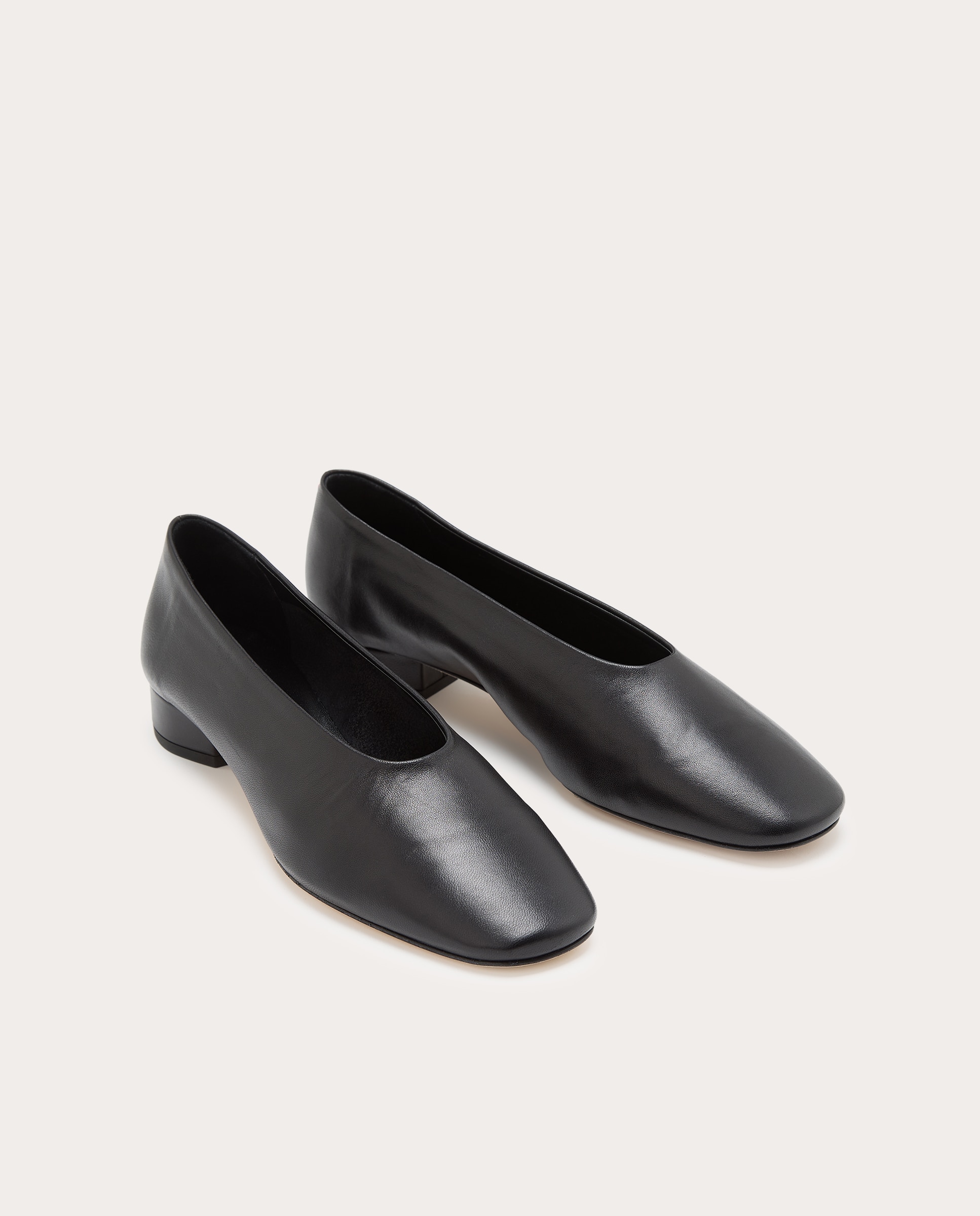 Sapatos Delia em Pele Preto-2