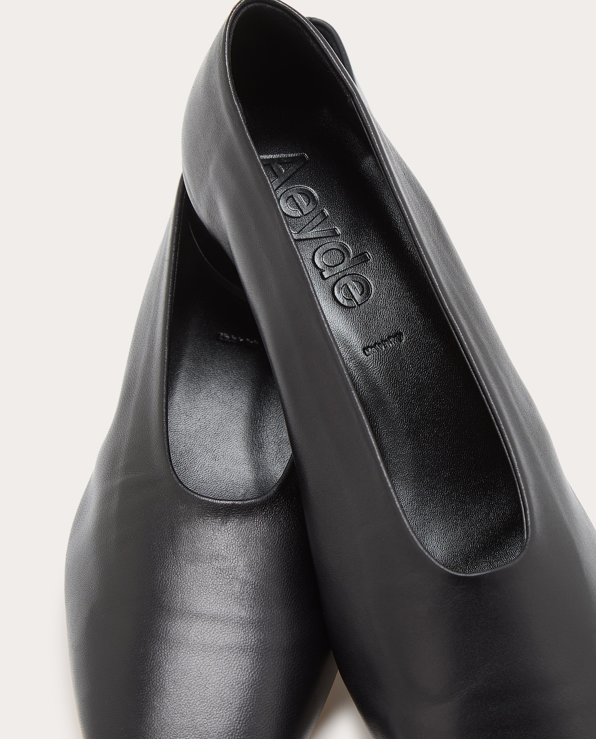 Sapatos Delia em Pele Preto-5