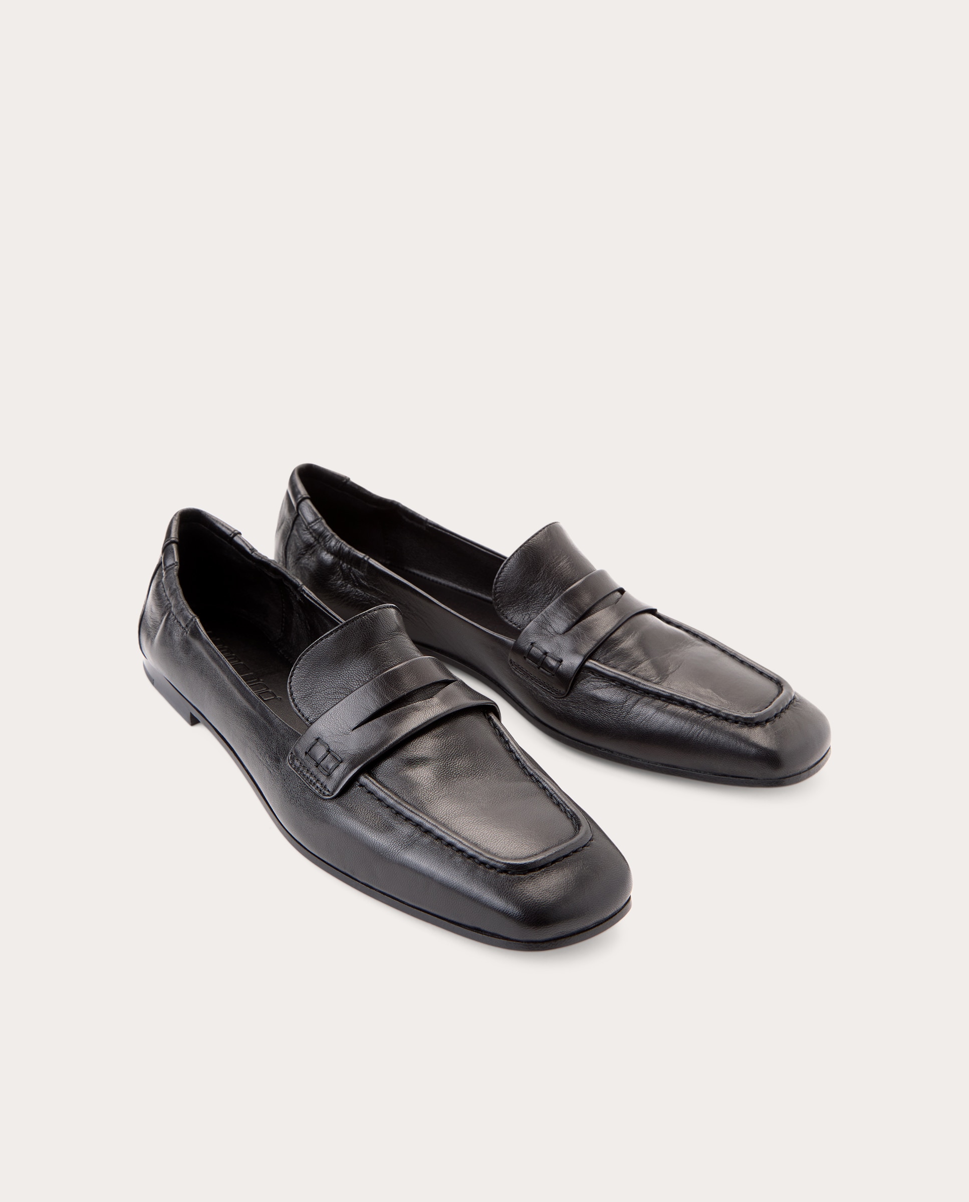 Mocassins em Pele Preto-2