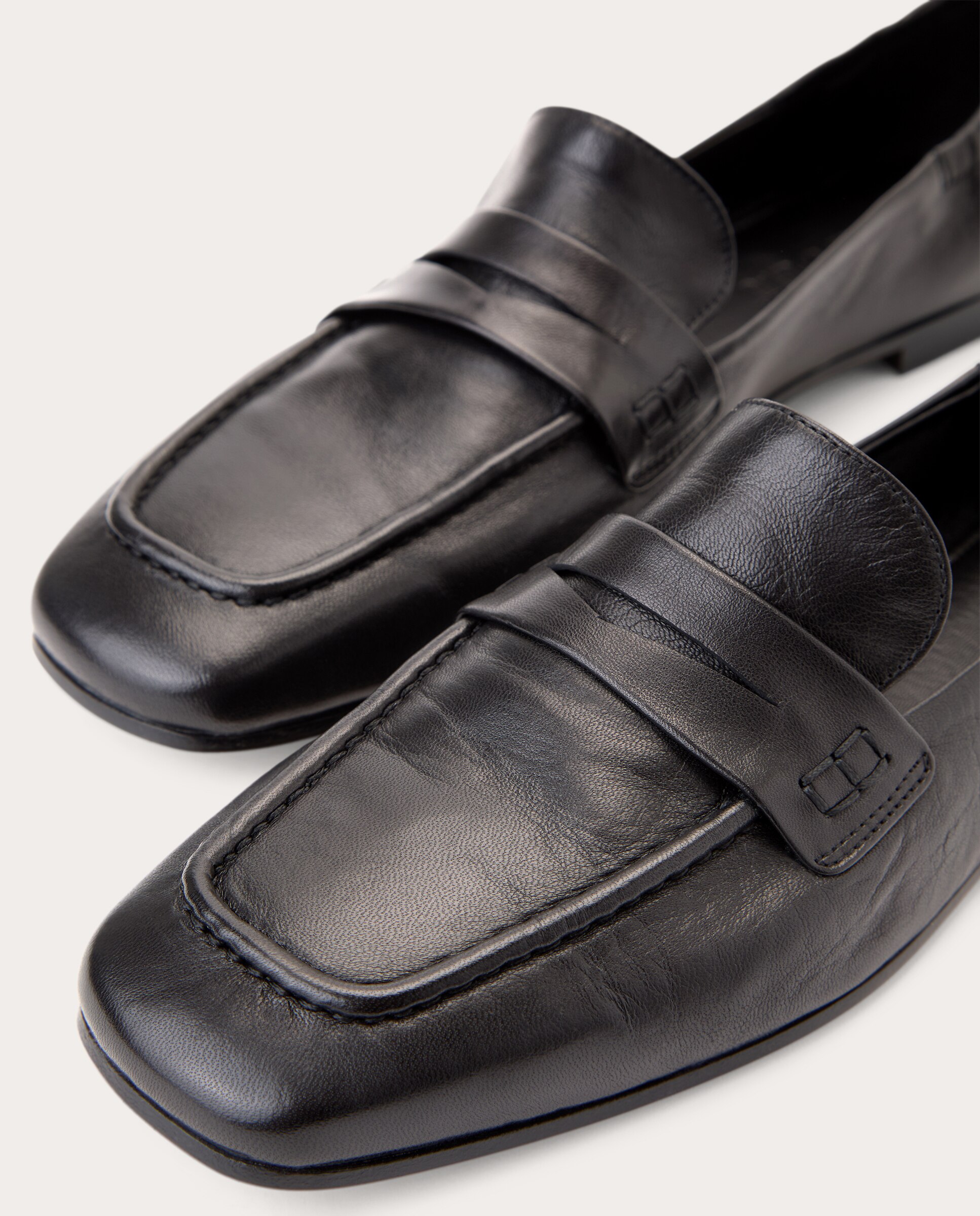 Mocassins em Pele Preto-5