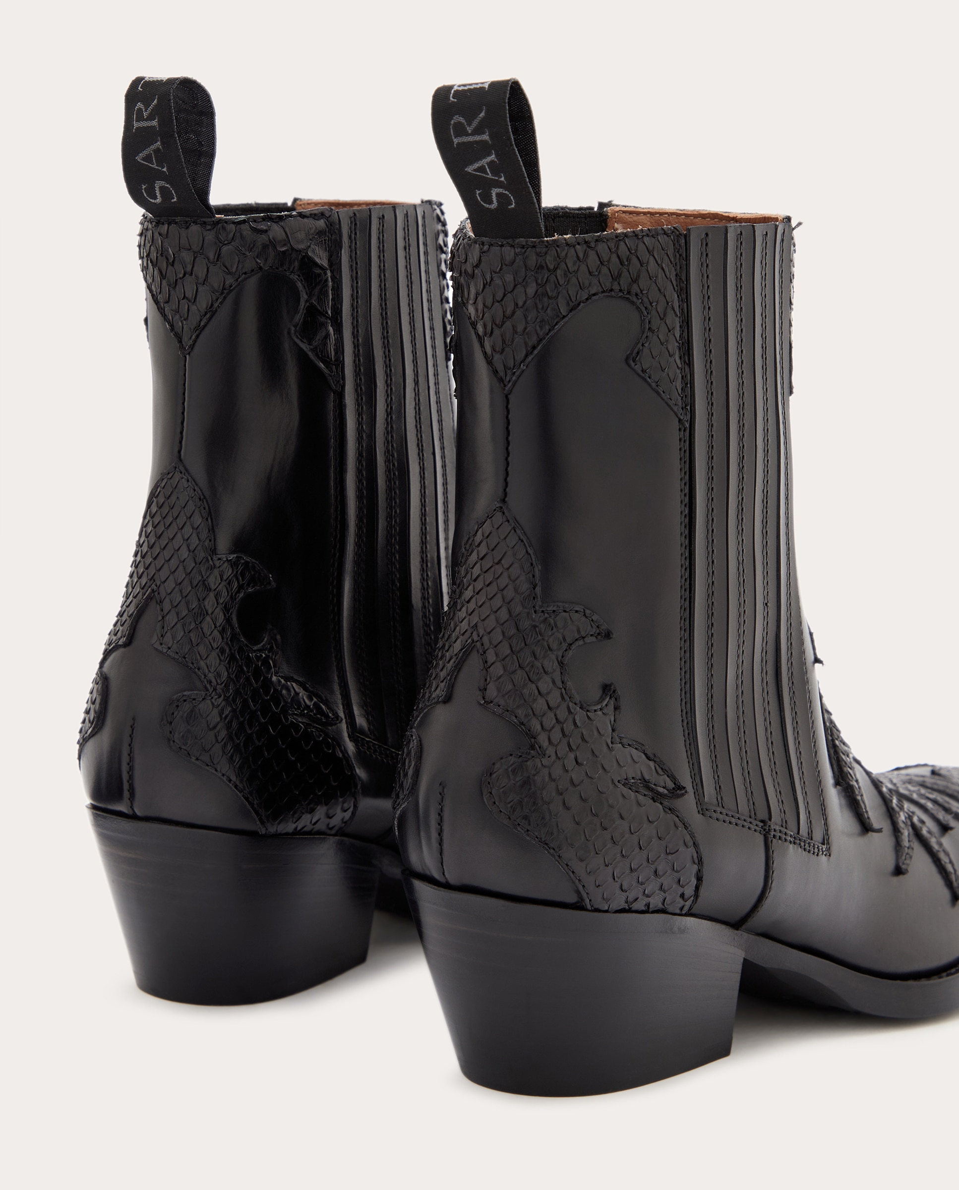 Botins em Pele Preto-3