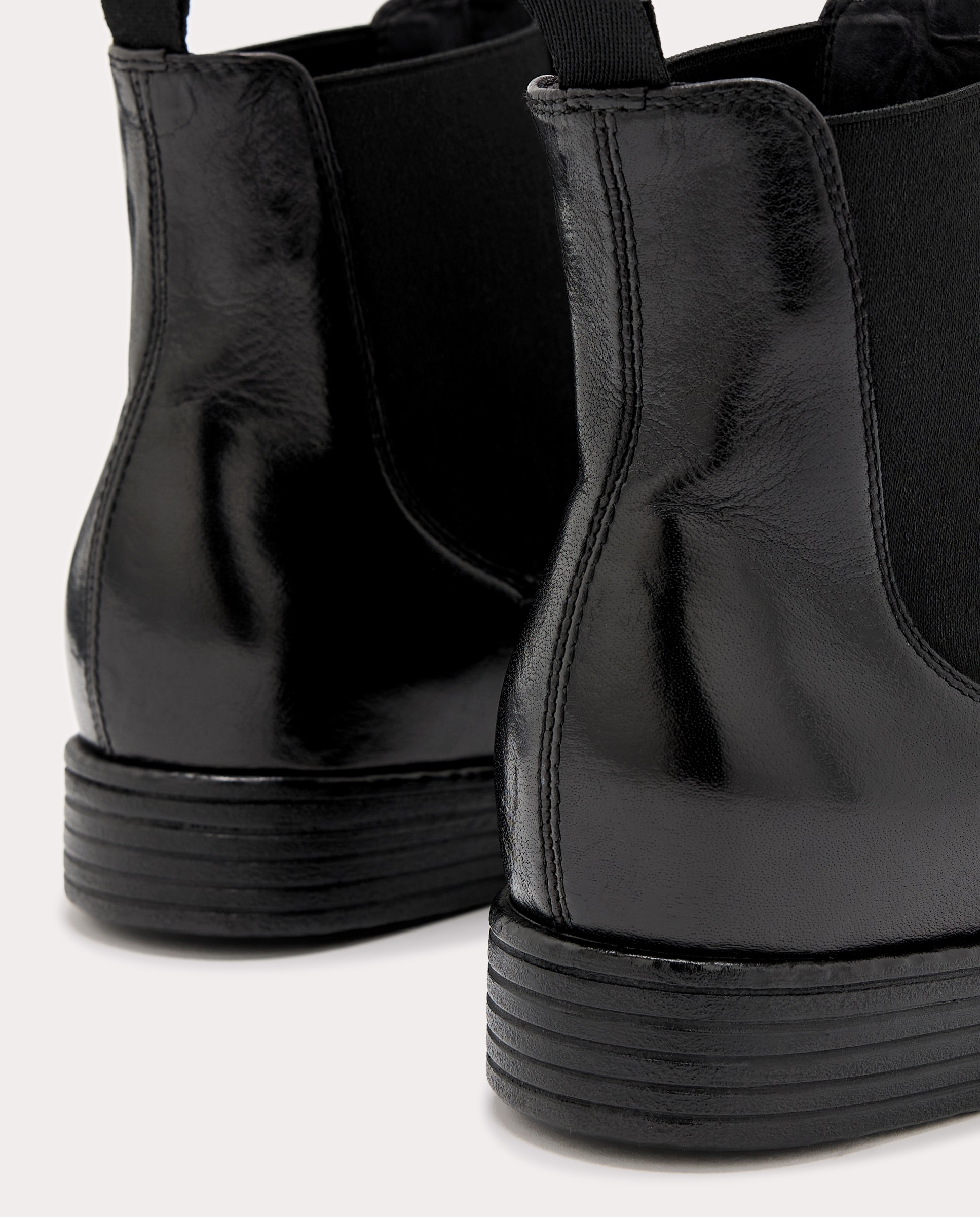 Botins Chelsea Caliste em Pele Preto-3