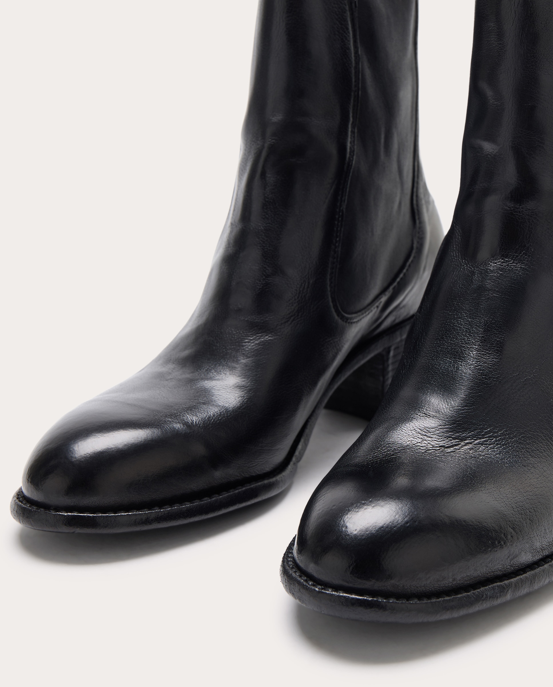 Imagen 4 de Botines Athena AP06 de piel - Negro Negro