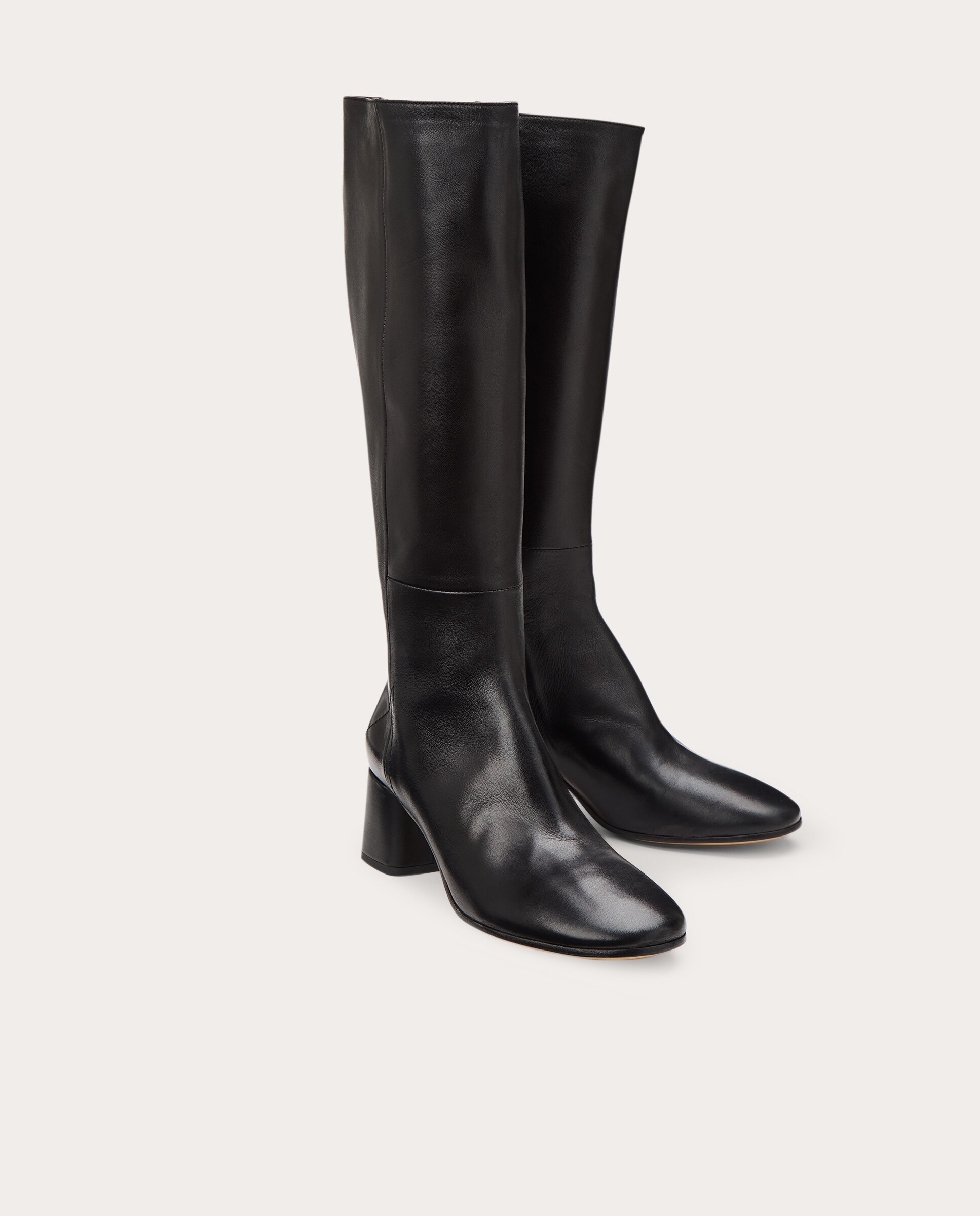 Botins de Salto Lisos com Biqueira Fina Preto-2