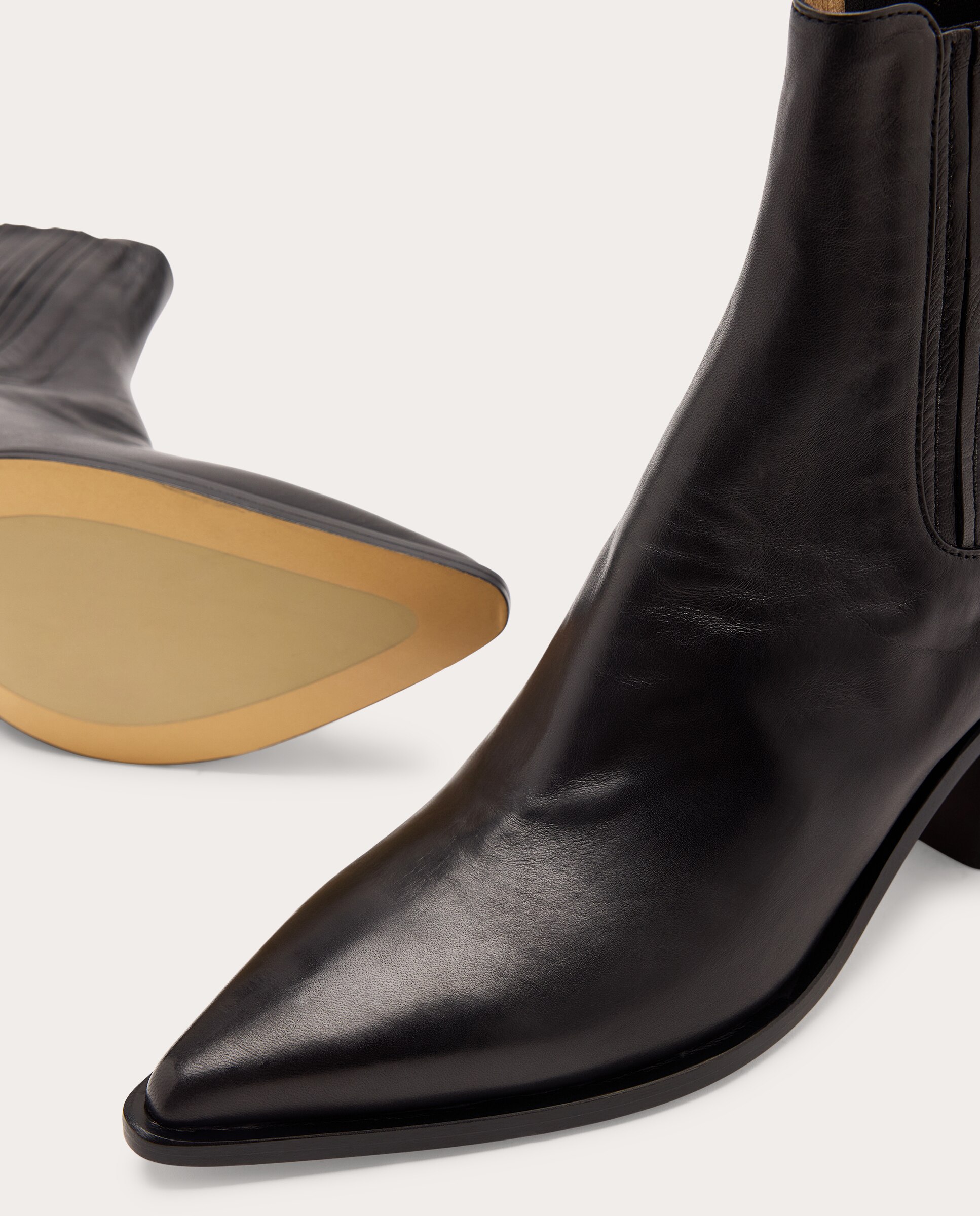 Botins Juliette em Pele Preto-5