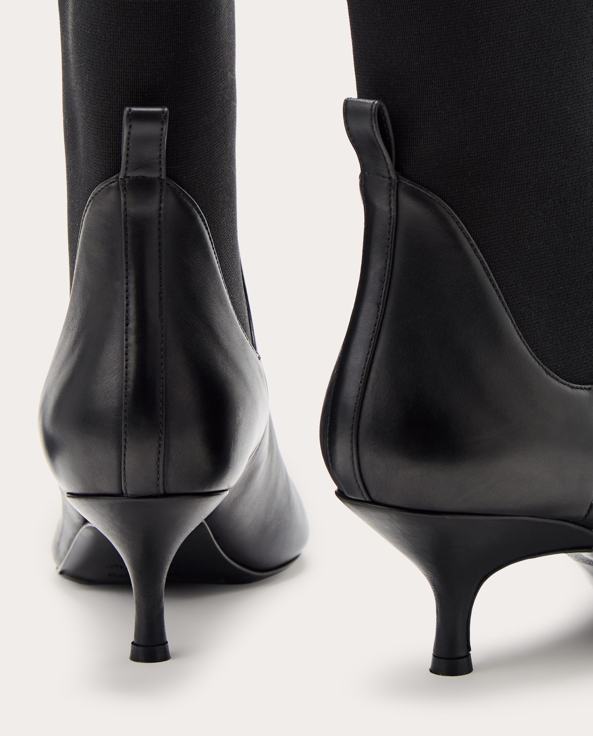 Imagen 3 de Botines Tara de piel - Negro Negro