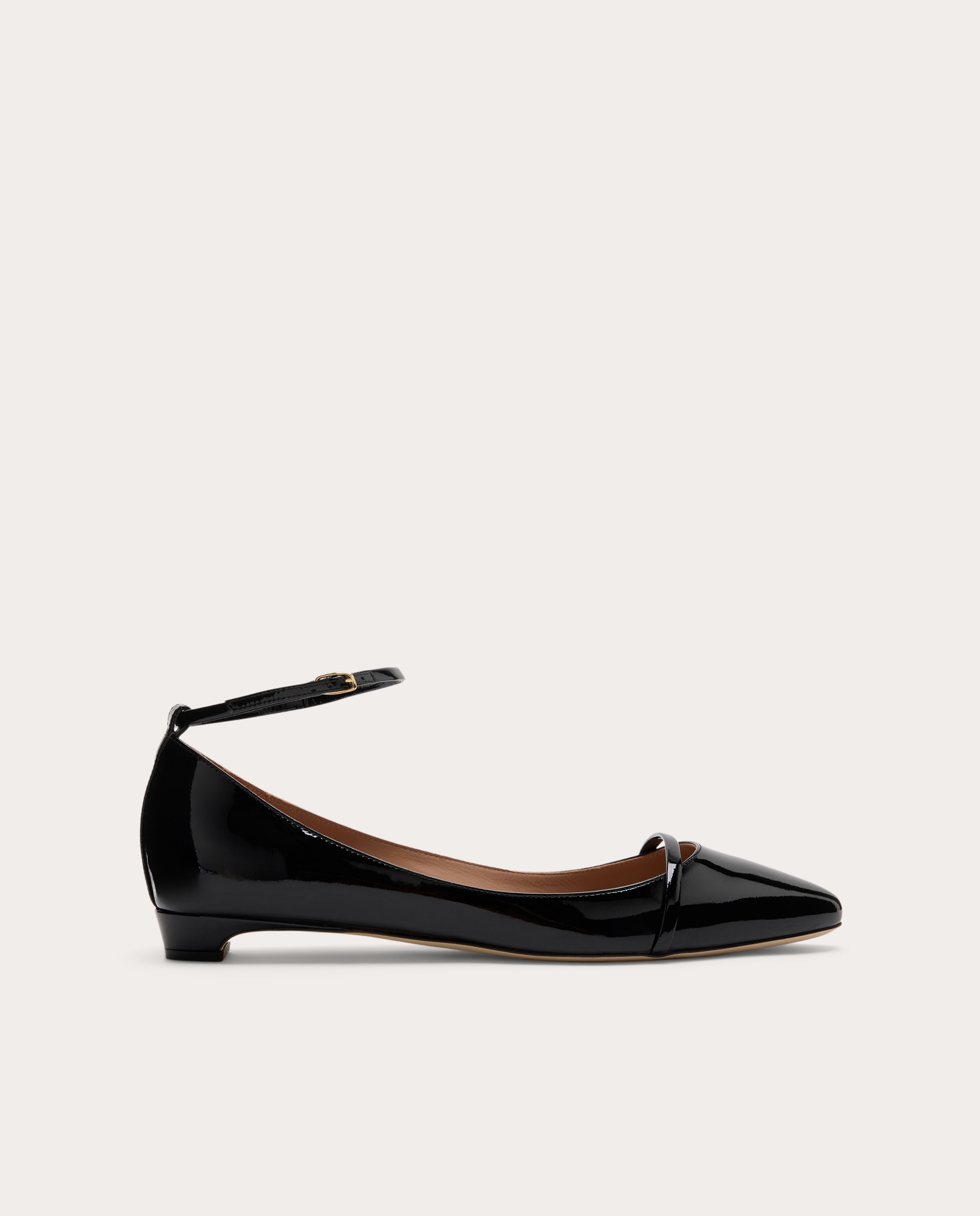 Imagen 0 de Zapato plano Mary de charol Negro