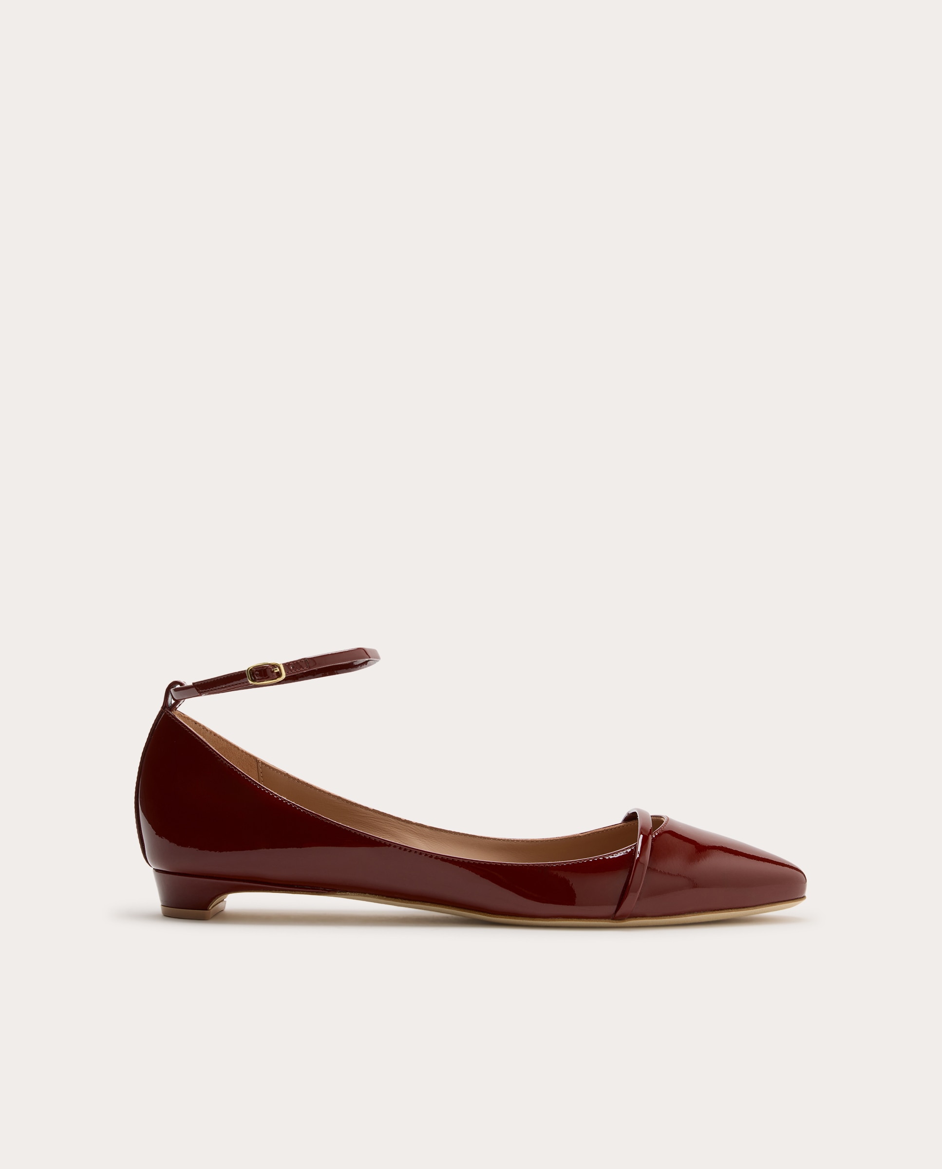 Imagen 0 de Zapato plano Mary de charol Burdeos