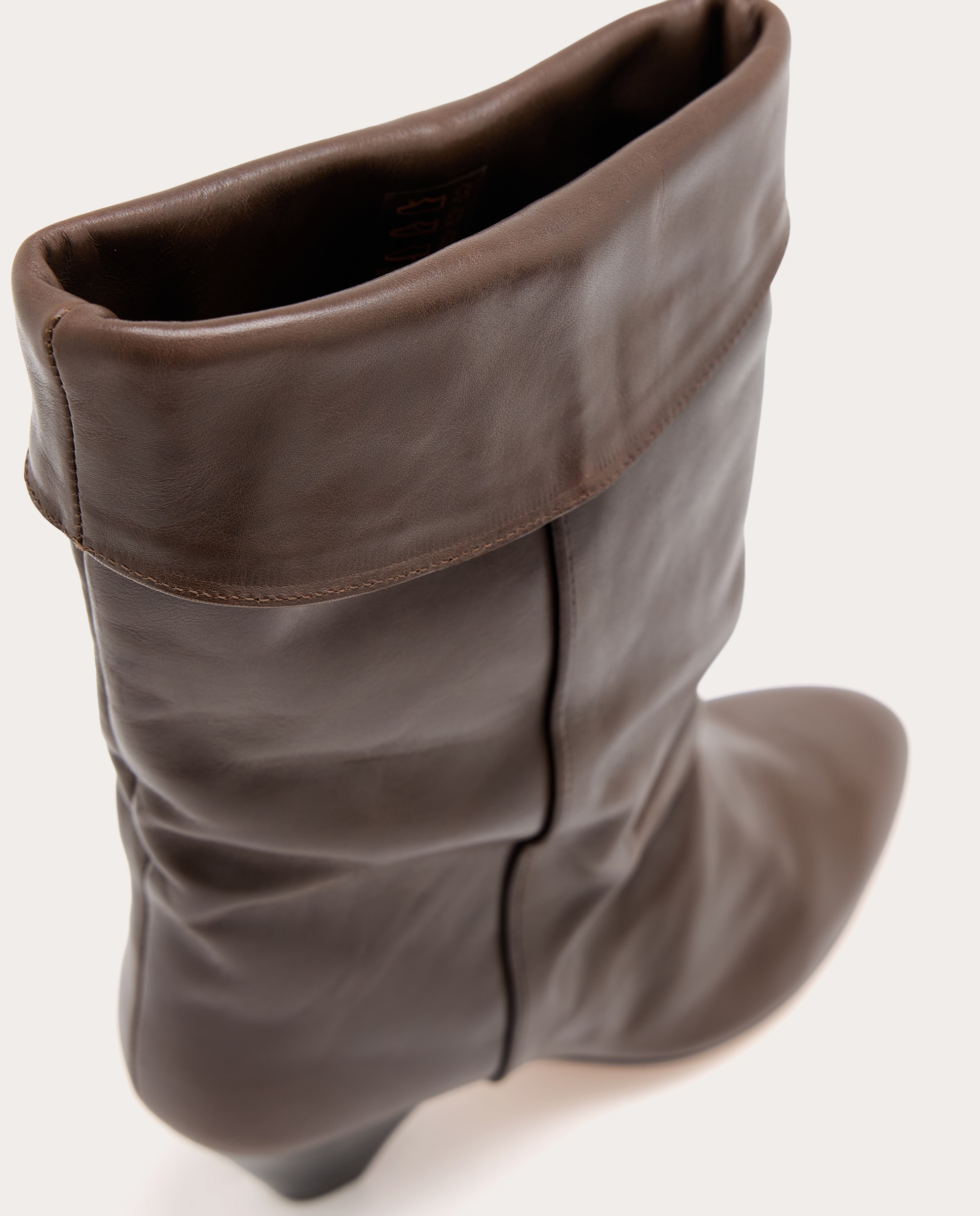 Botins de Salto Dalby em Pele Castanho-5