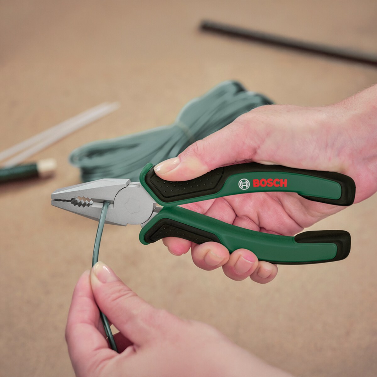 Juego de Alicates 2 Pzas Verde-8