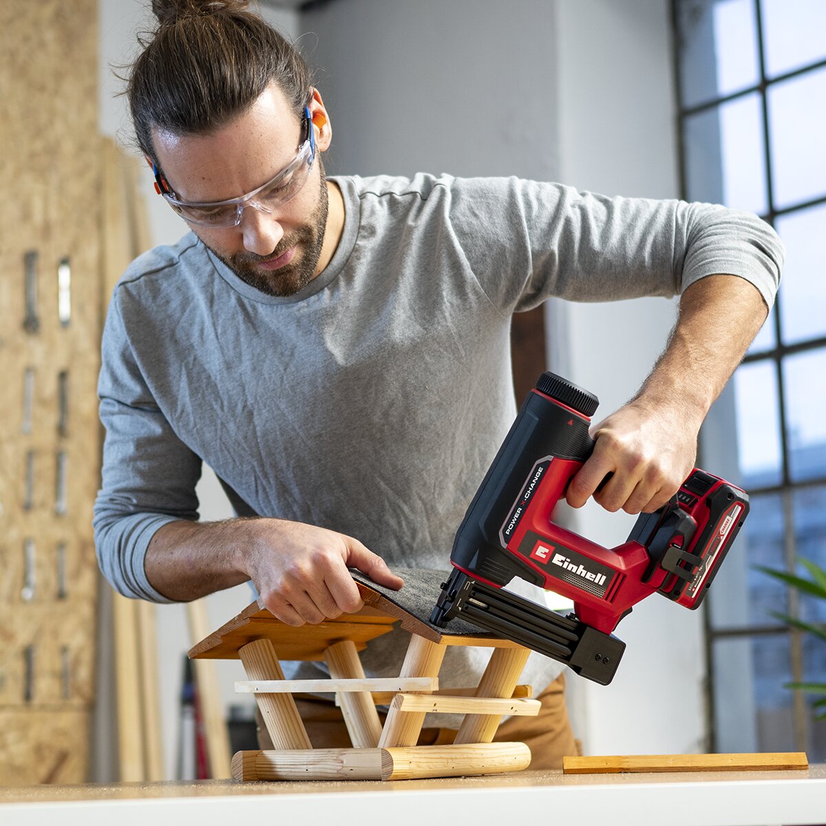Grapadora - clavadora batería Einhell TE-CN 18/32 Li - Solo Rojo-11